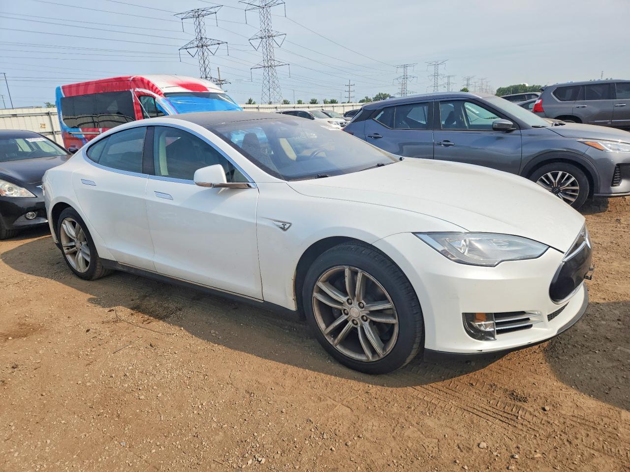 2014 Tesla Model S White vin: 5YJSA1H16EFP51900