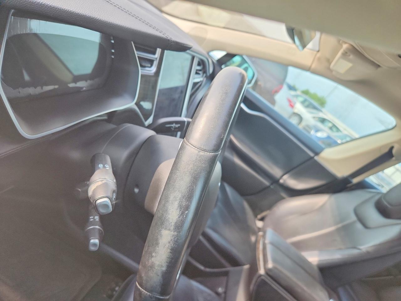 2014 Tesla Model S White vin: 5YJSA1H16EFP51900