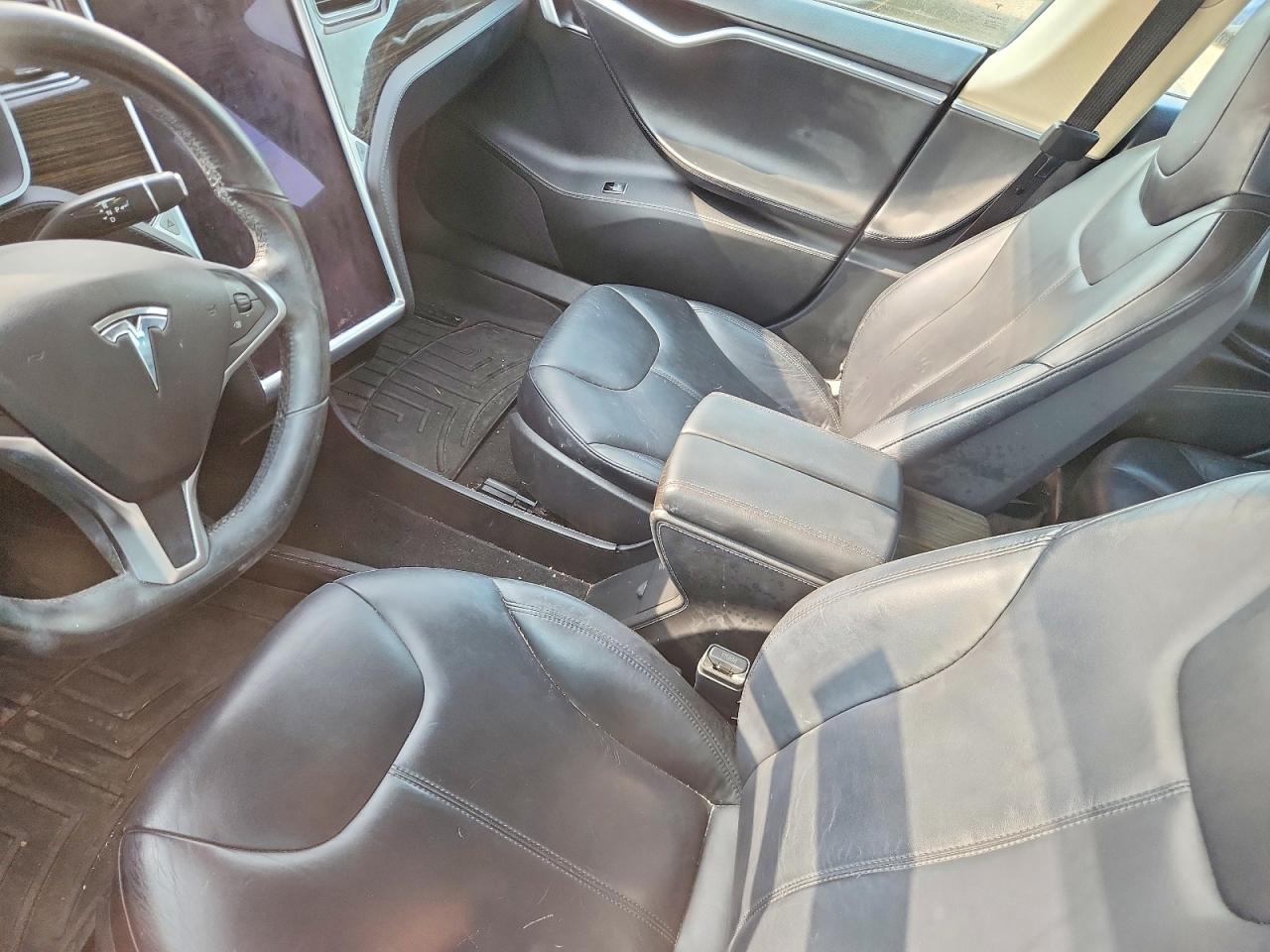 2014 Tesla Model S White vin: 5YJSA1H16EFP51900