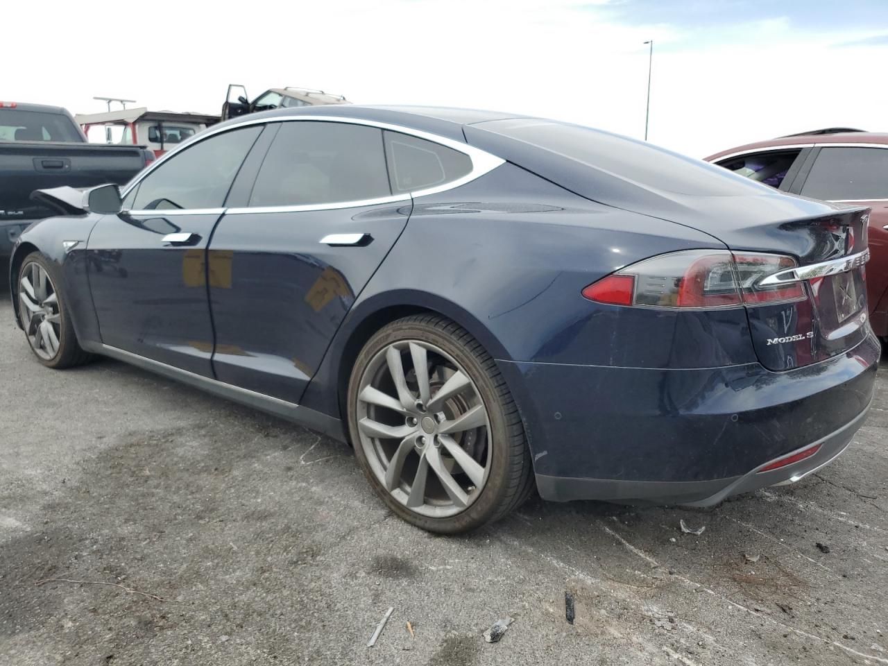 2014 Tesla Model S Blue vin: 5YJSA1H16EFP63710