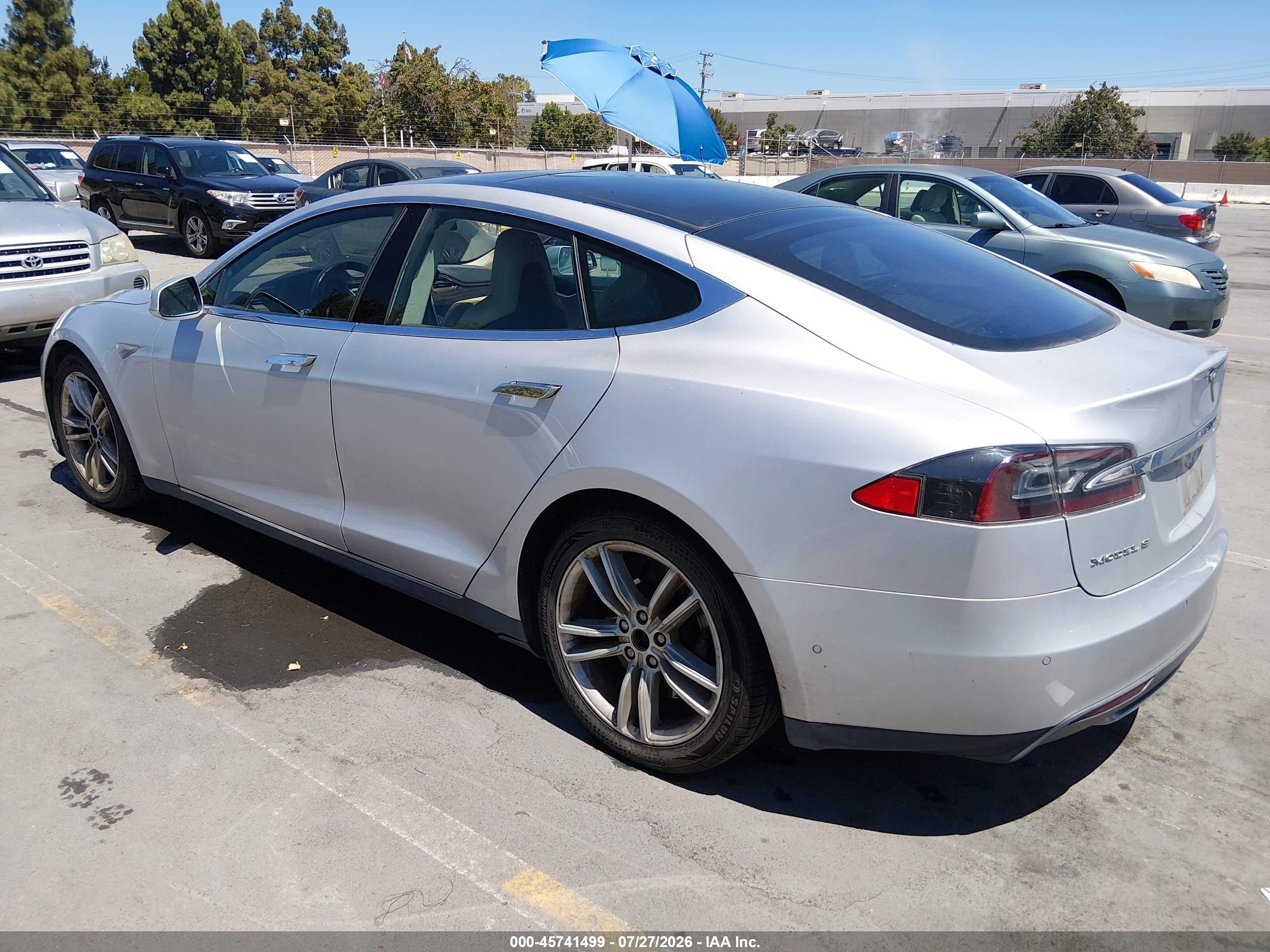 2015 Tesla Model S 60/70/85 Silver vin: 5YJSA1H16FF083999