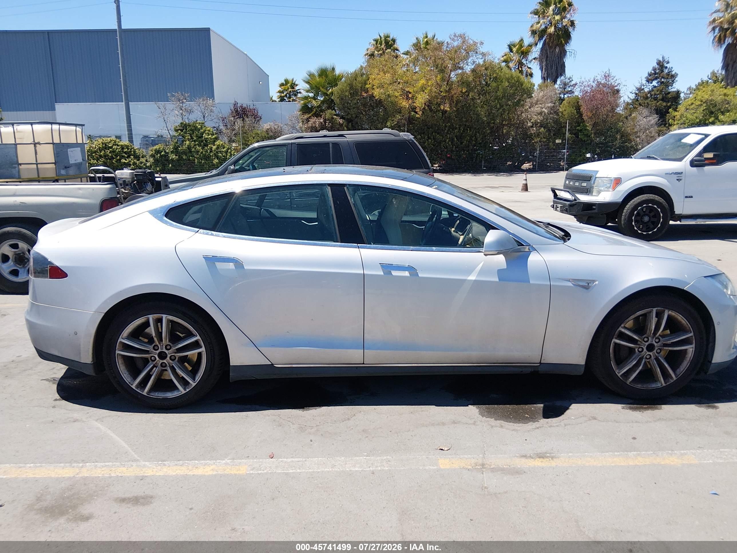 2015 Tesla Model S 60/70/85 Silver vin: 5YJSA1H16FF083999