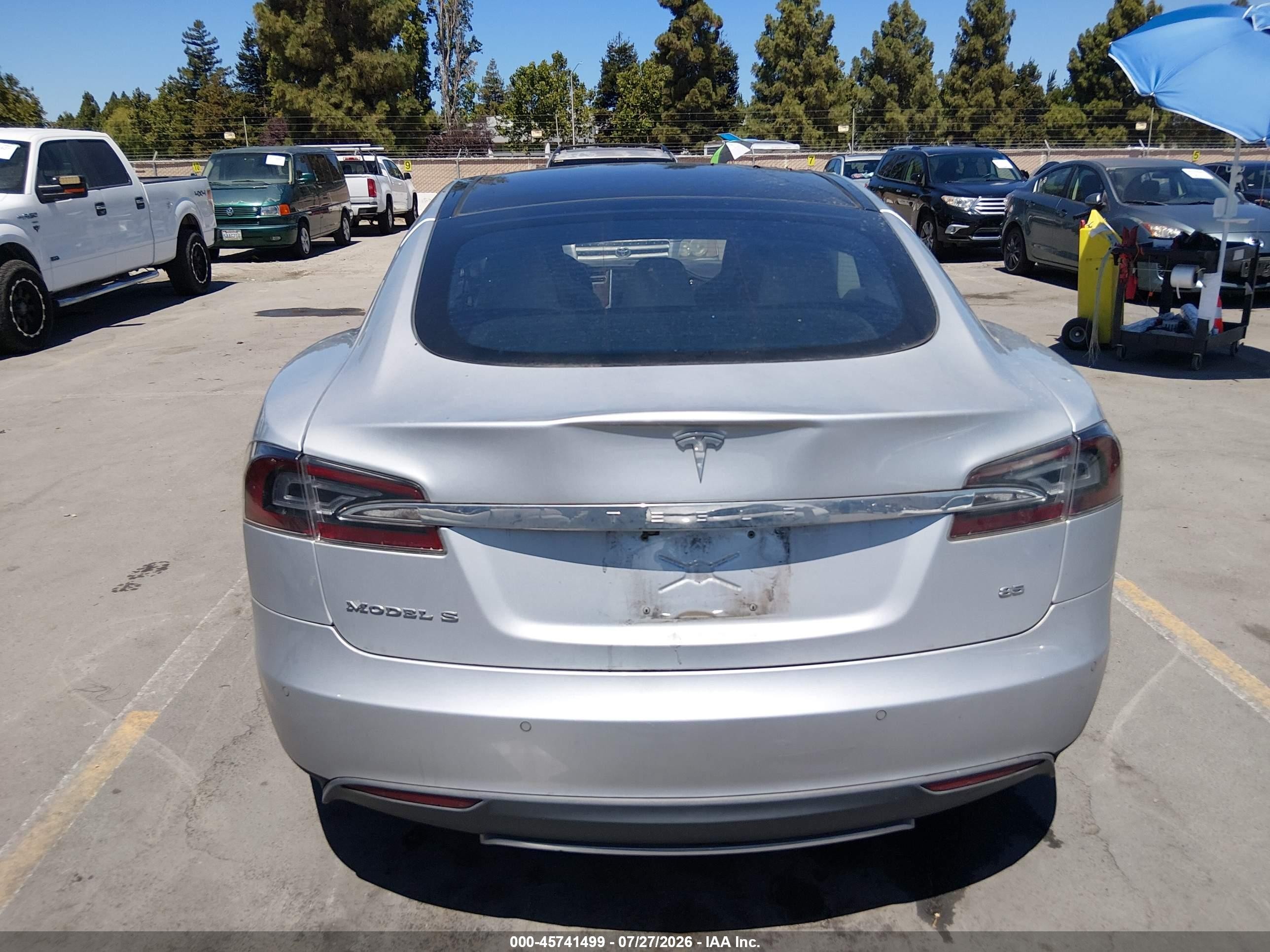 2015 Tesla Model S 60/70/85 Silver vin: 5YJSA1H16FF083999