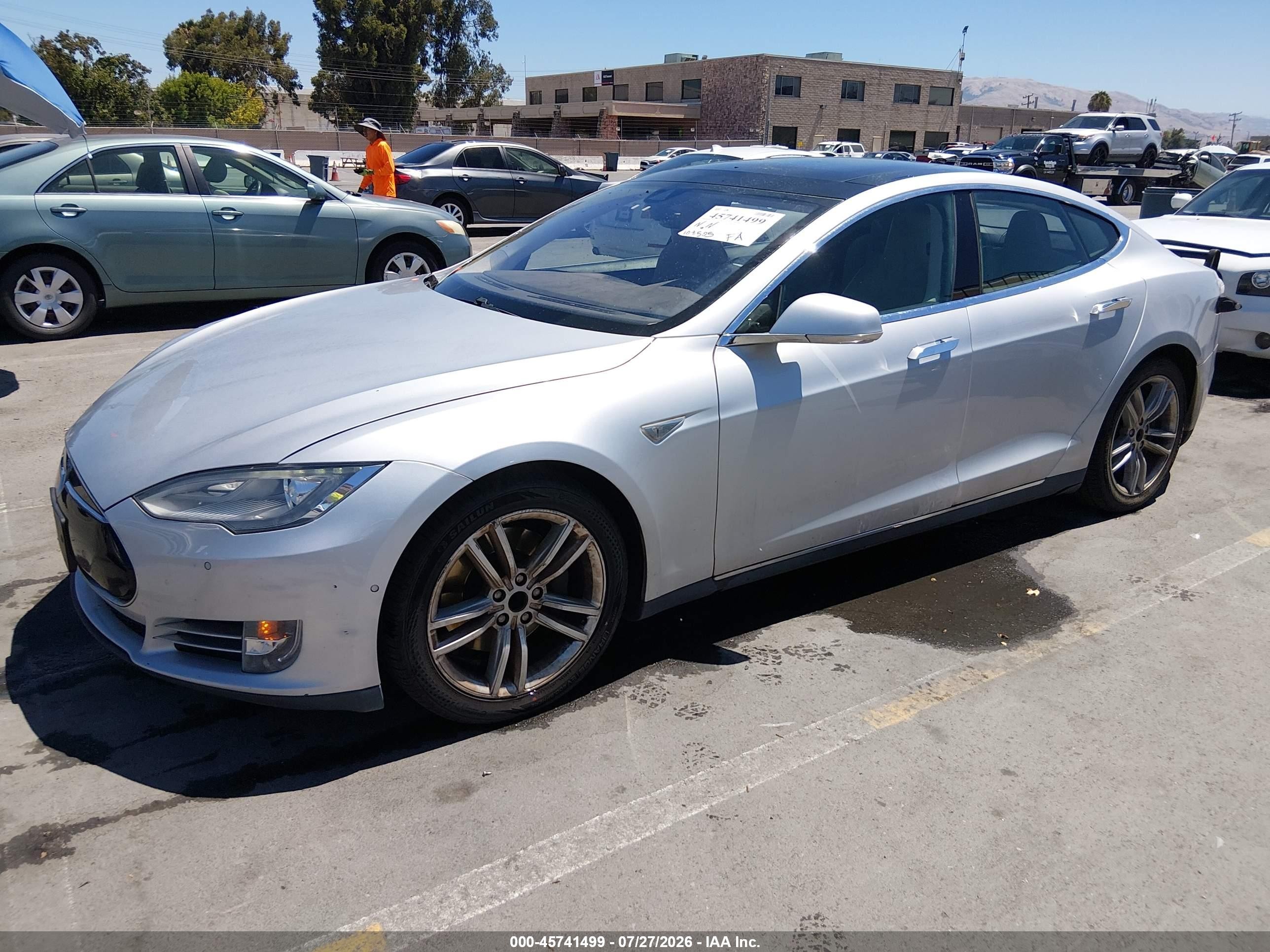 2015 Tesla Model S 60/70/85 Silver vin: 5YJSA1H16FF083999