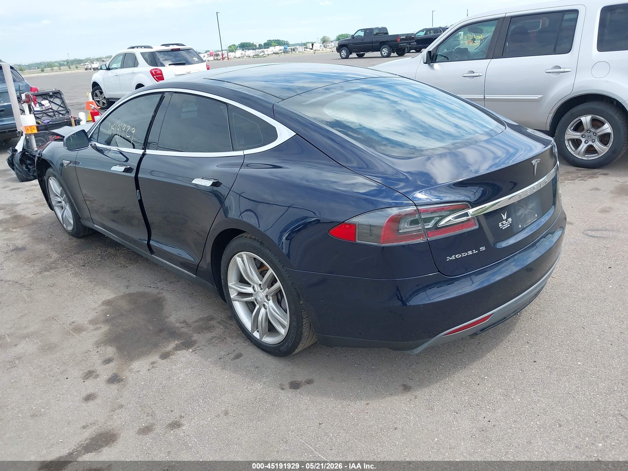 2015 Tesla Model S 60/70/85 Blue vin: 5YJSA1H16FFP74479