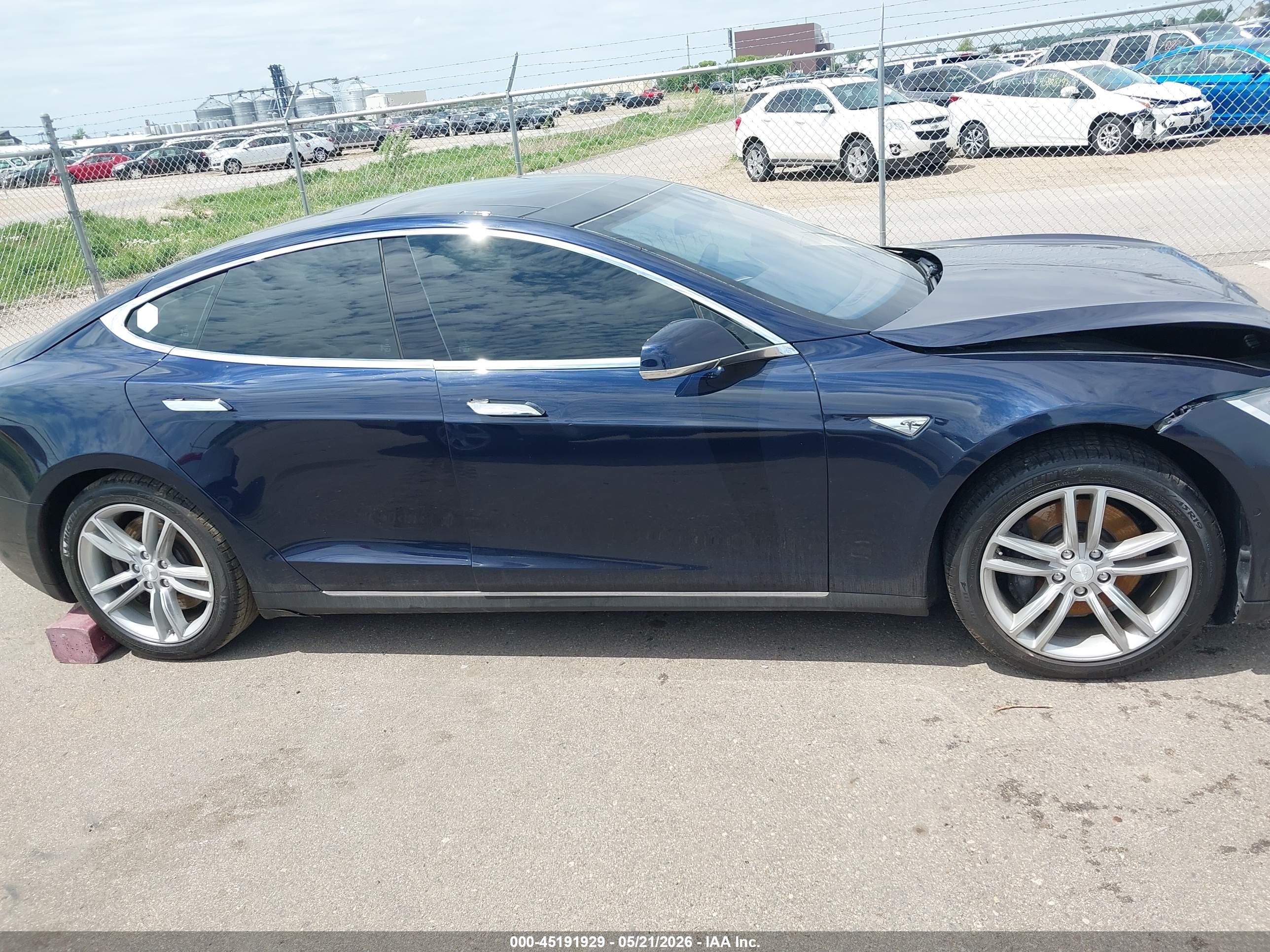 2015 Tesla Model S 60/70/85 Blue vin: 5YJSA1H16FFP74479