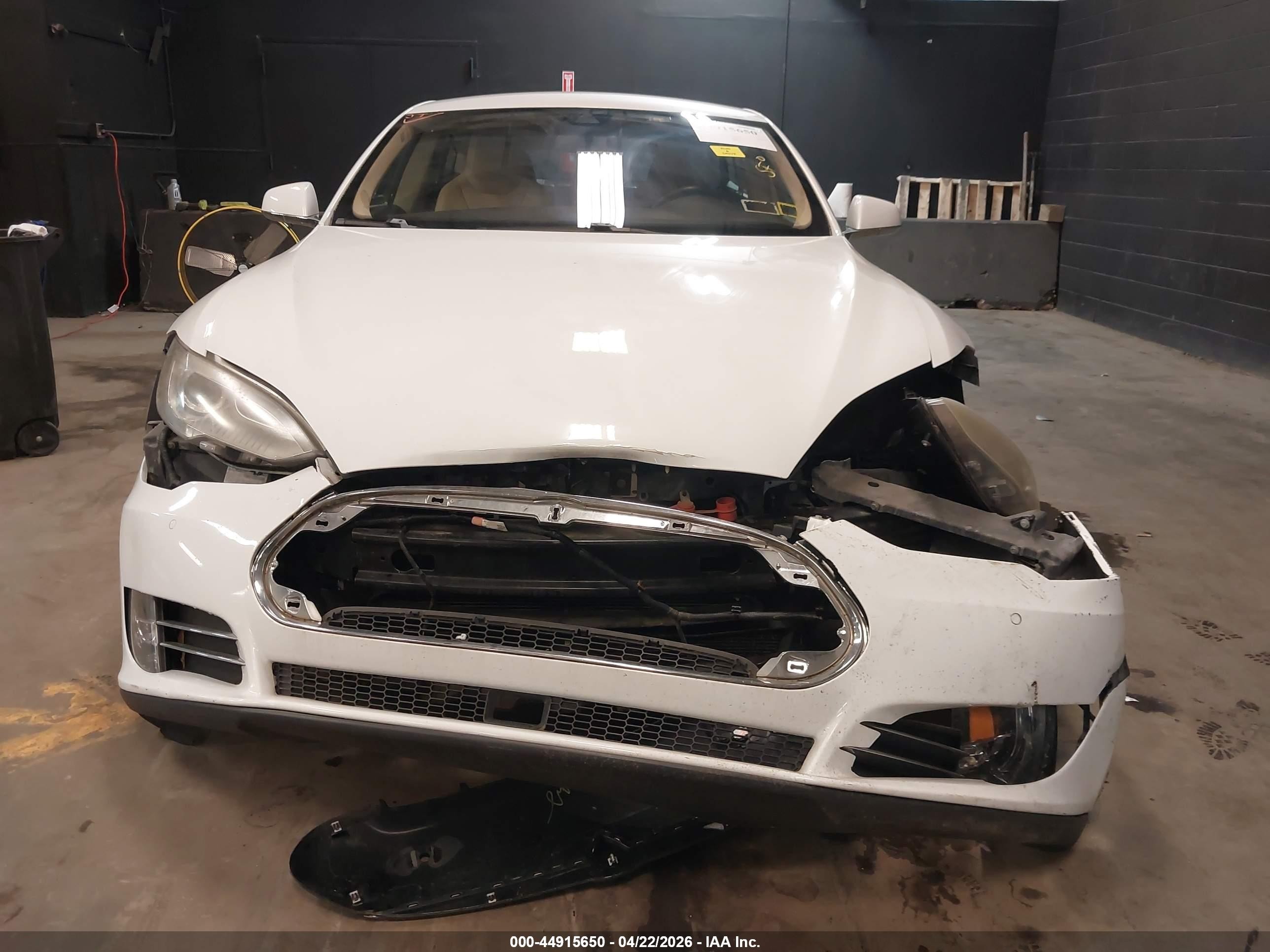 2015 Tesla Model S 60/70/85 White vin: 5YJSA1H16FFP77270