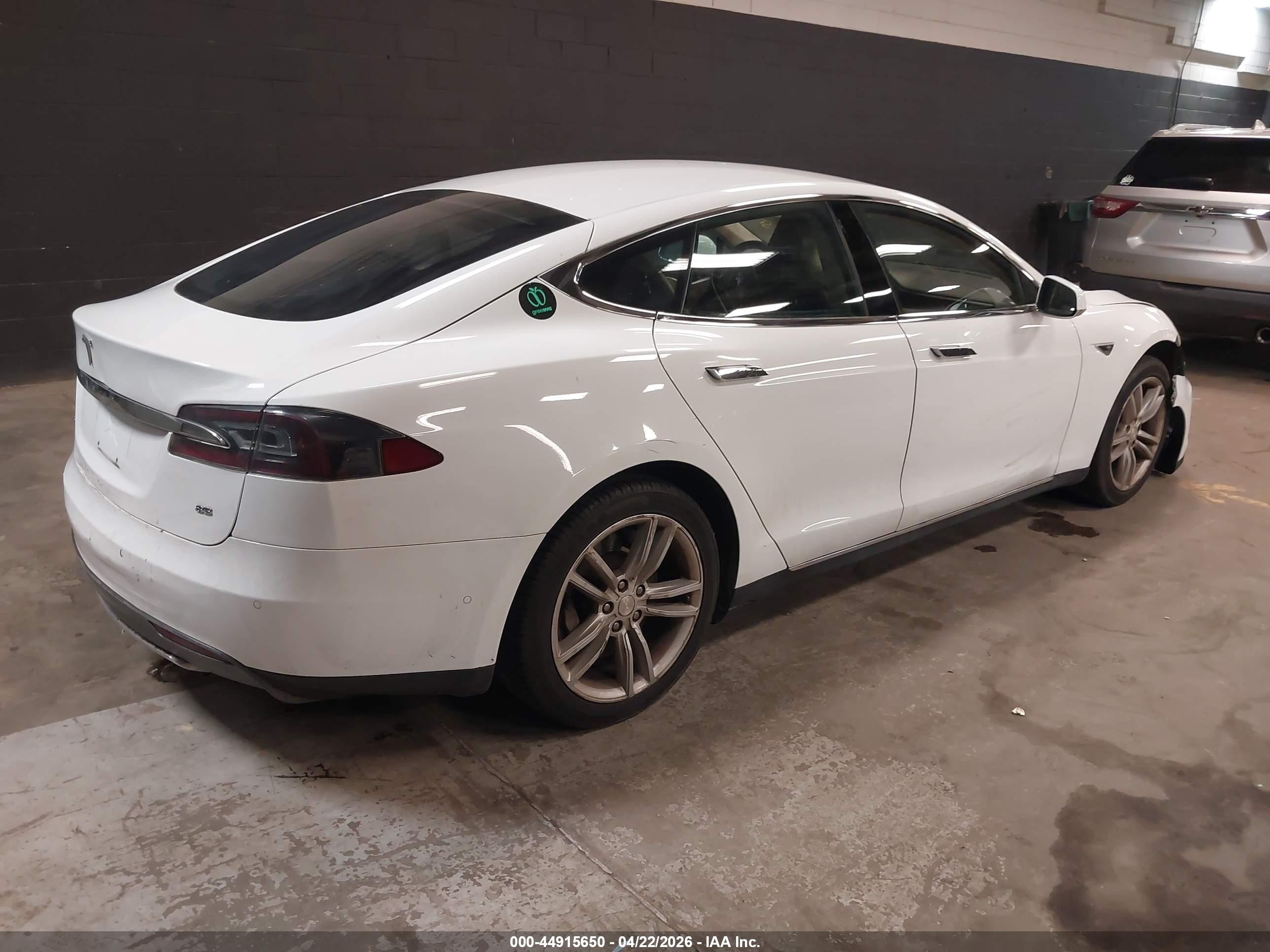 2015 Tesla Model S 60/70/85 White vin: 5YJSA1H16FFP77270