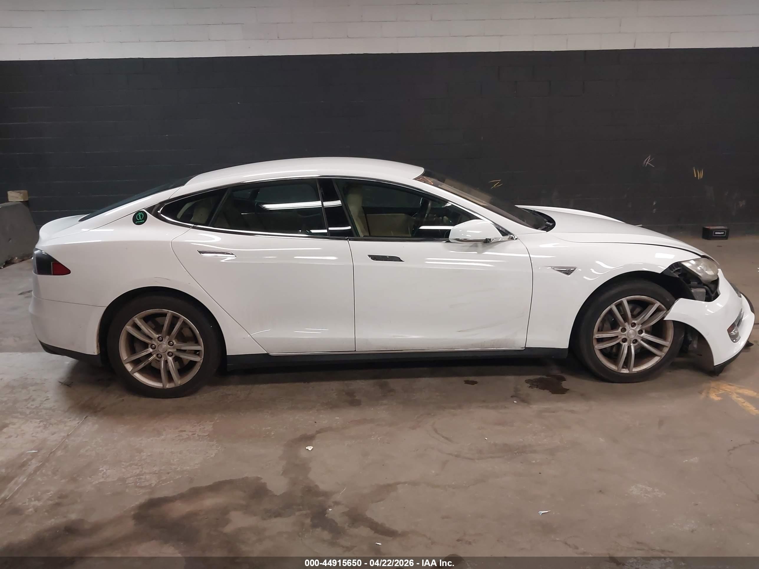 2015 Tesla Model S 60/70/85 White vin: 5YJSA1H16FFP77270