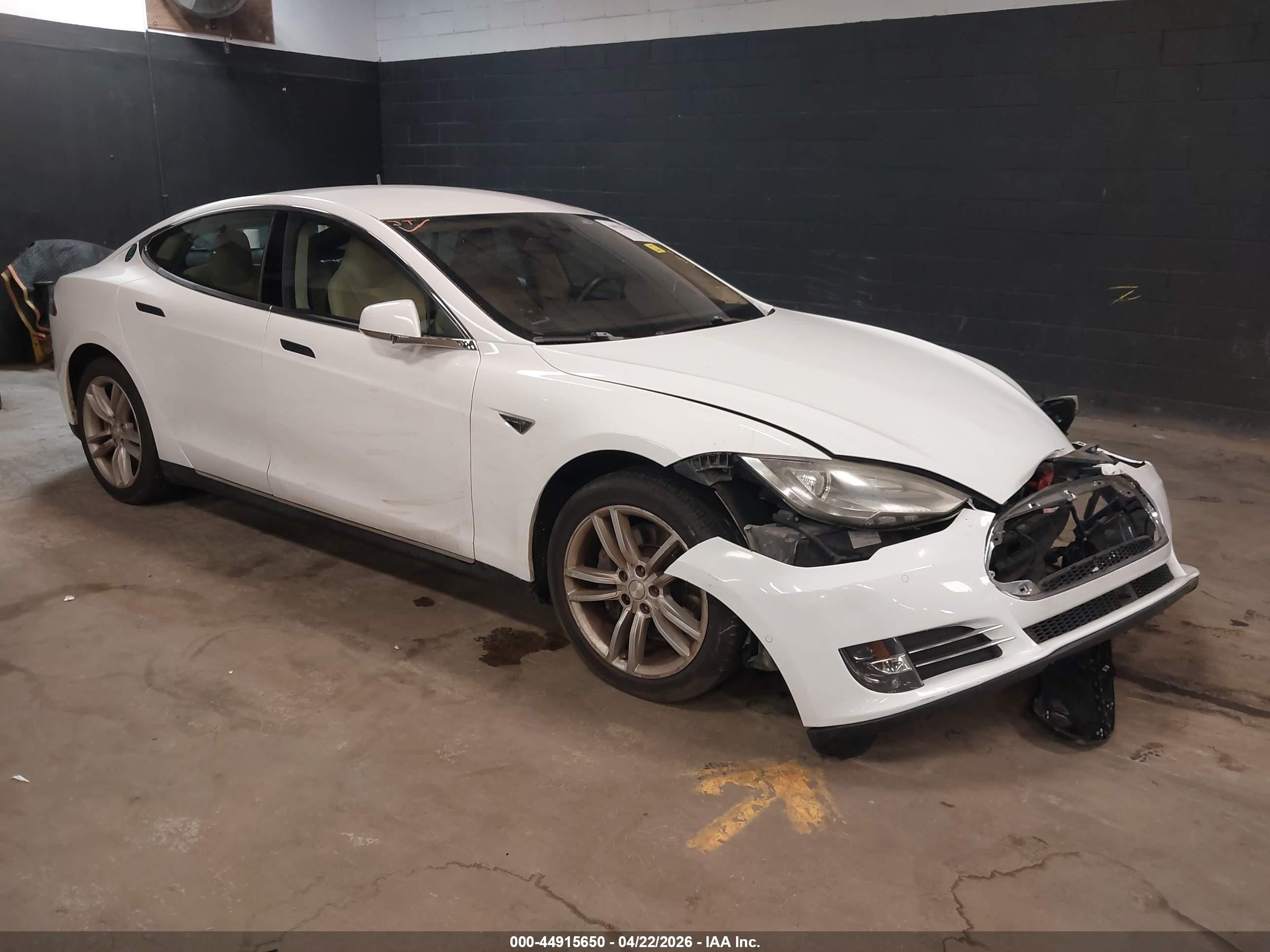 2015 Tesla Model S 60/70/85 White vin: 5YJSA1H16FFP77270