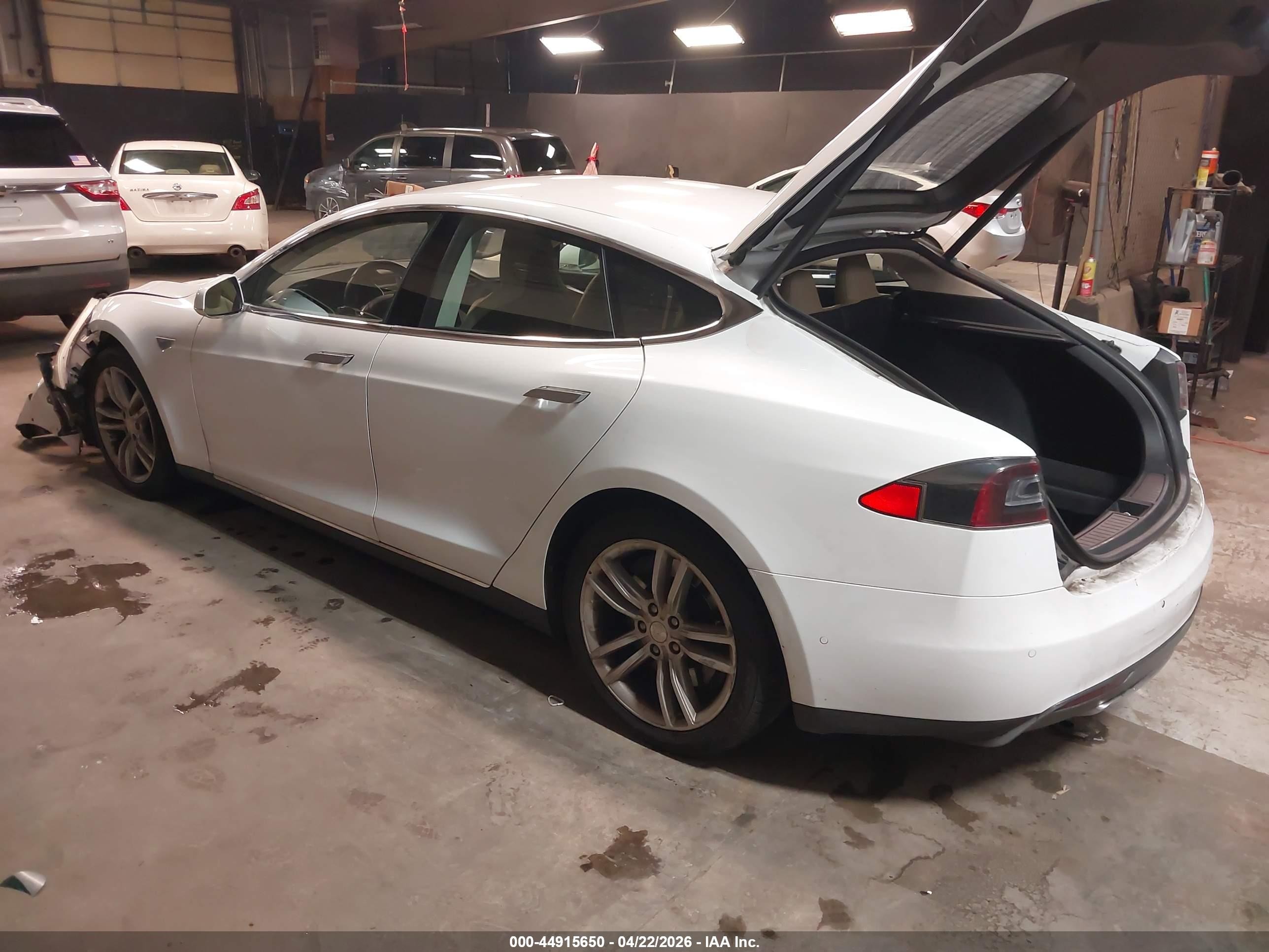 2015 Tesla Model S 60/70/85 White vin: 5YJSA1H16FFP77270
