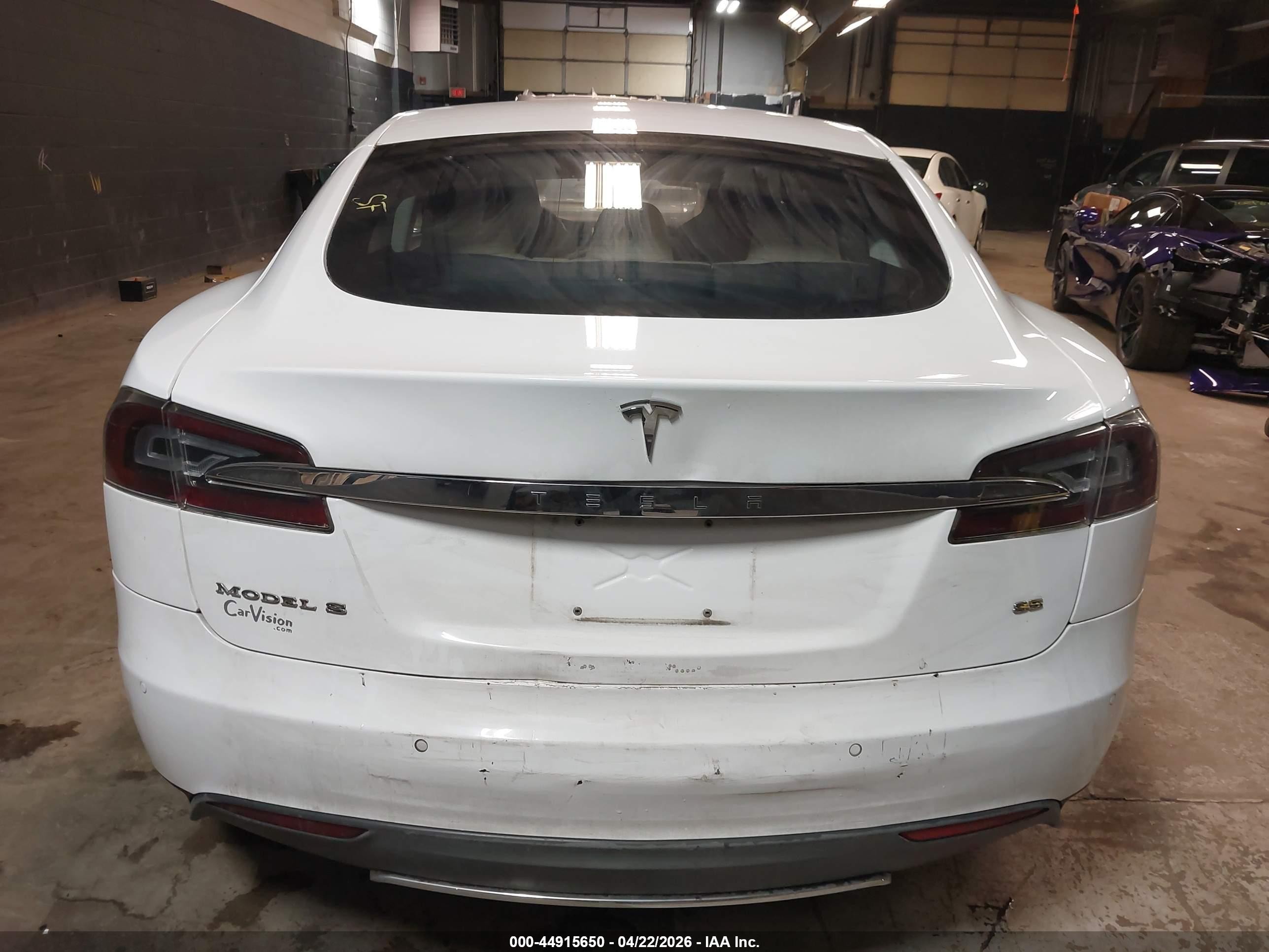 2015 Tesla Model S 60/70/85 White vin: 5YJSA1H16FFP77270