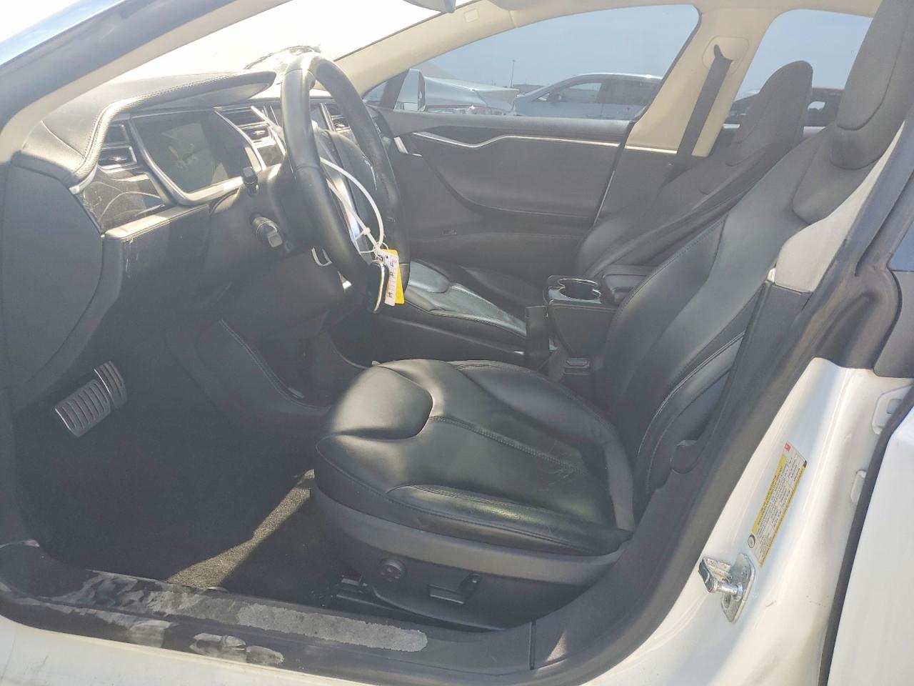 2014 Tesla Model S White vin: 5YJSA1H17EFP37763