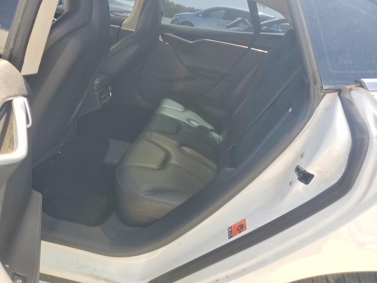 2014 Tesla Model S White vin: 5YJSA1H17EFP37763