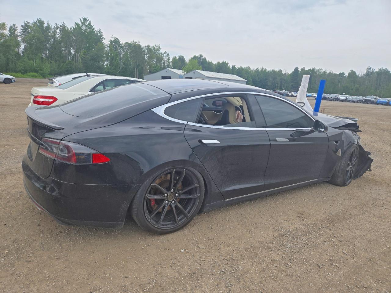 2014 Tesla Model S Black vin: 5YJSA1H17EFP44194