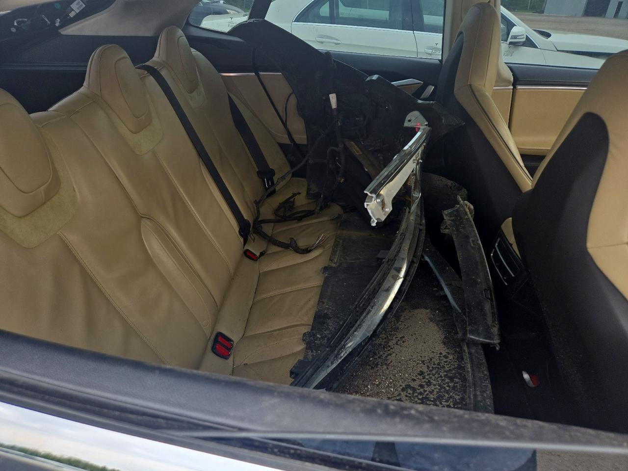 2014 Tesla Model S Black vin: 5YJSA1H17EFP44194