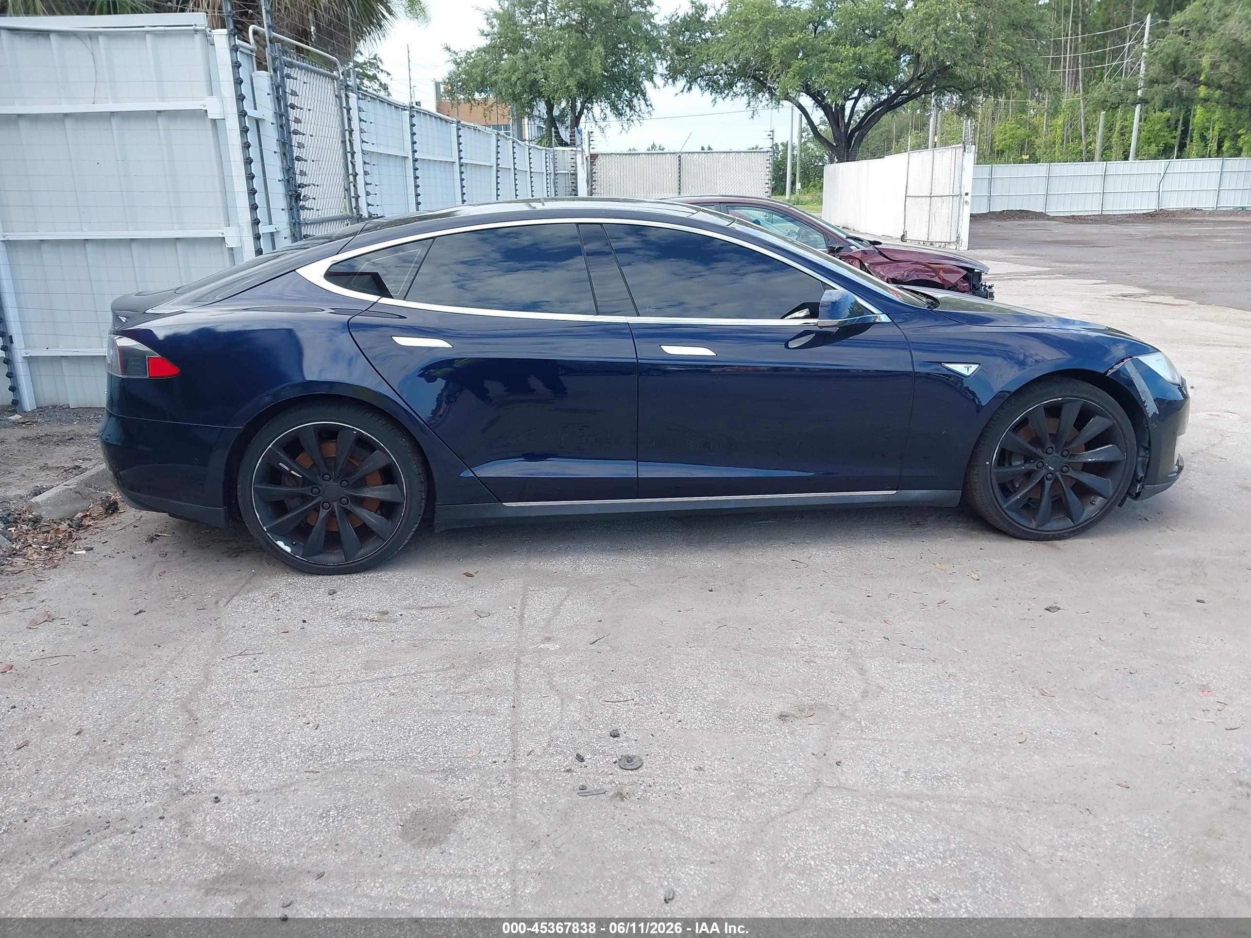 2014 Tesla Model S P85 Blue vin: 5YJSA1H17EFP61268