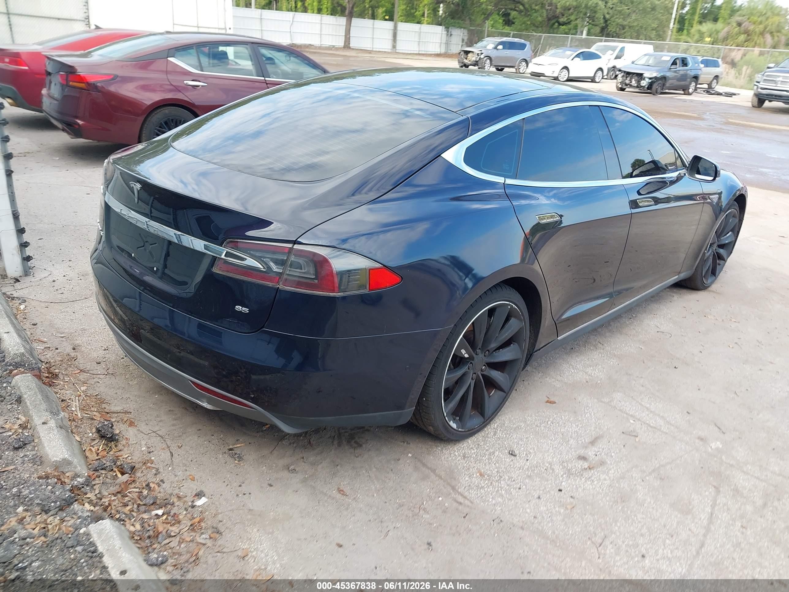 2014 Tesla Model S P85 Blue vin: 5YJSA1H17EFP61268