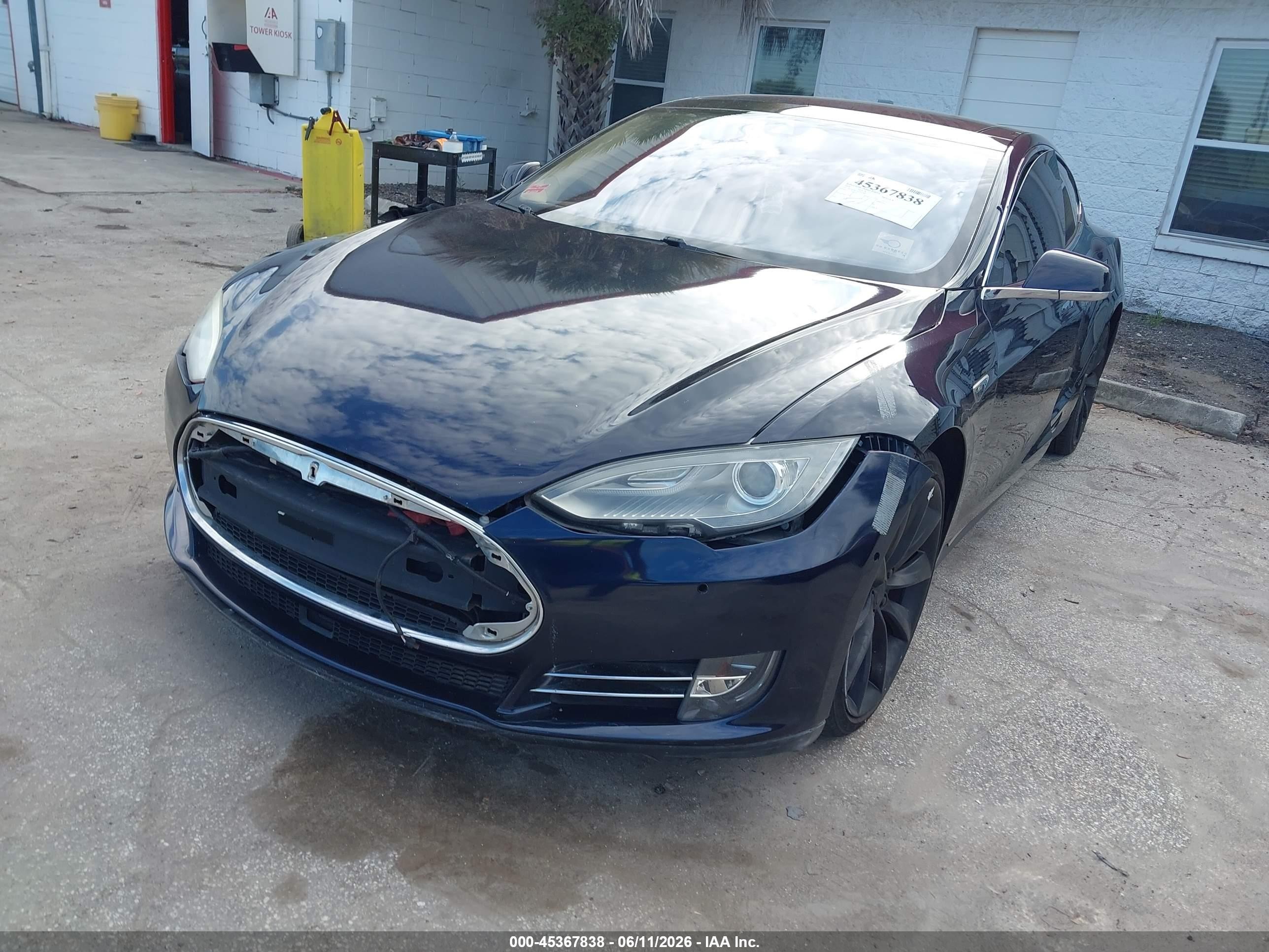 2014 Tesla Model S P85 Blue vin: 5YJSA1H17EFP61268