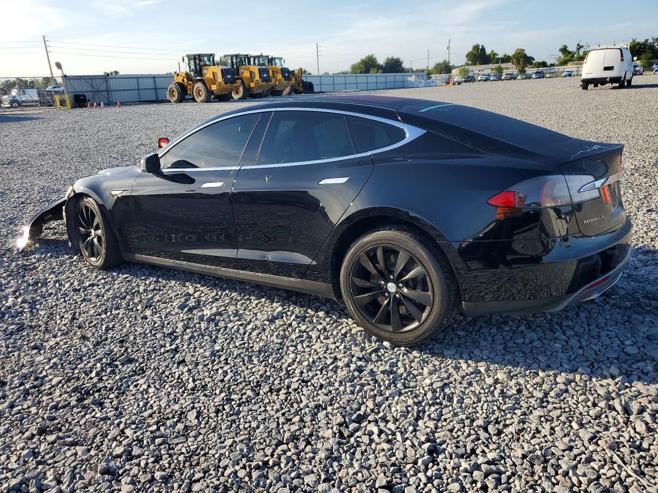 2014 Tesla Model S Черный vin: 5YJSA1H17EFP64297