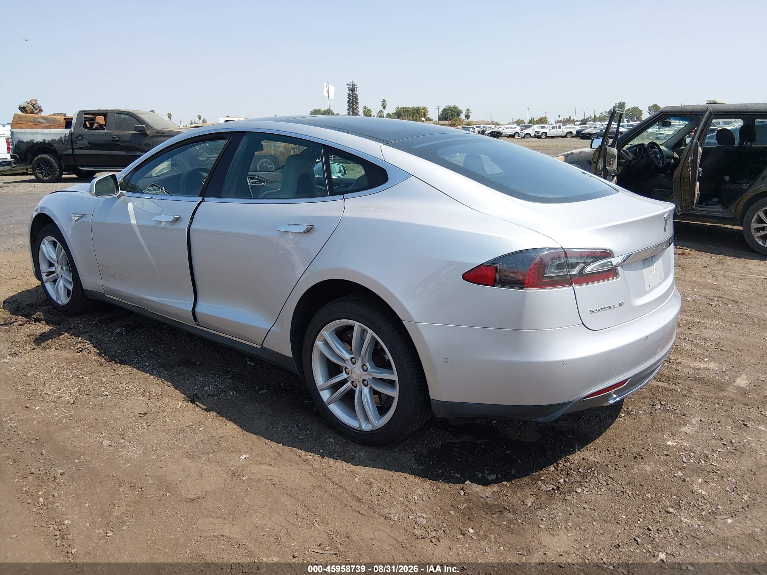 2015 Tesla Model S 60/70/85 Silver vin: 5YJSA1H17FF085423