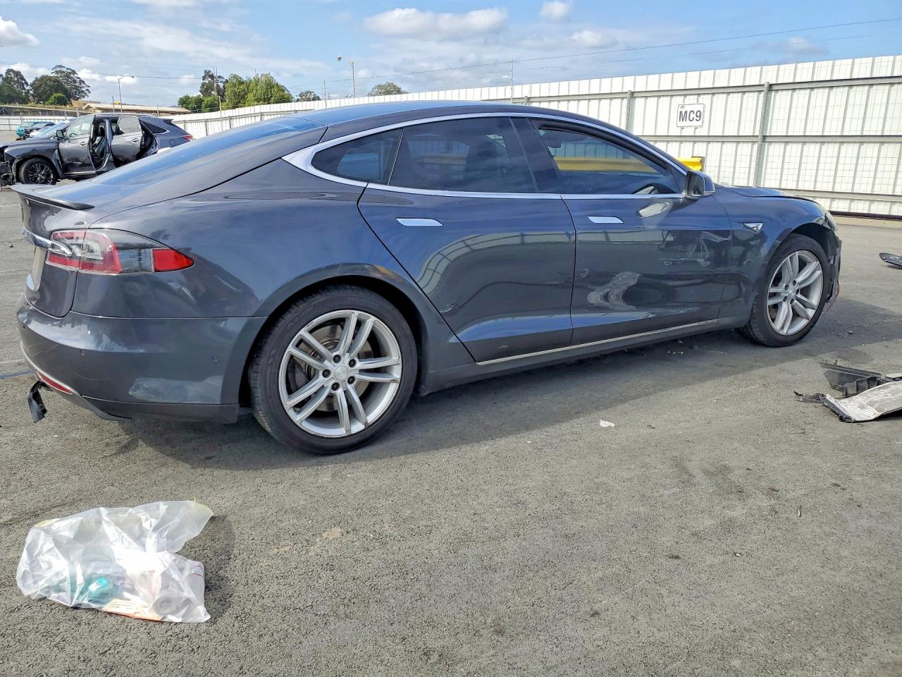 2015 Tesla Model S 85 Black vin: 5YJSA1H17FF098172