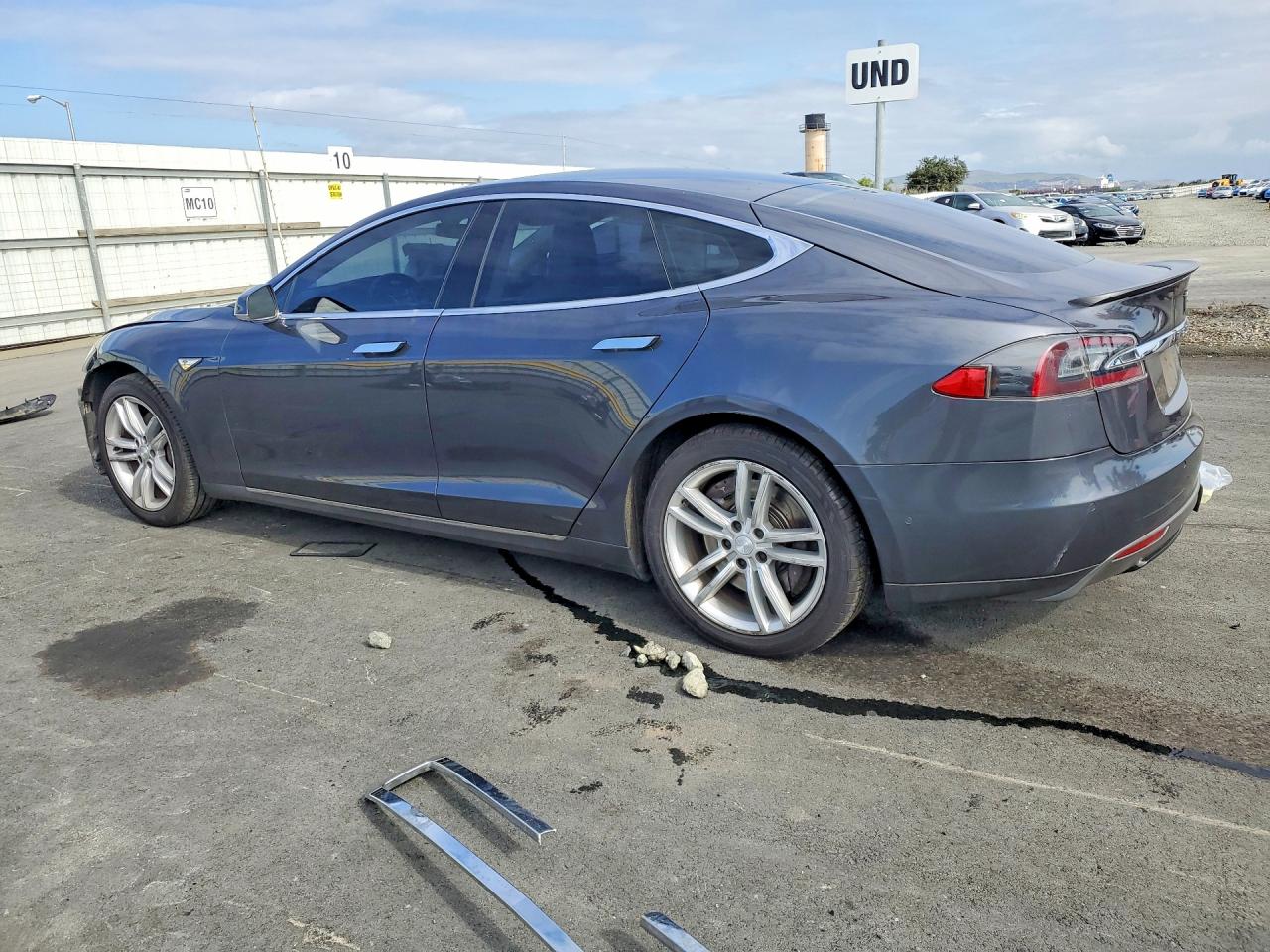 2015 Tesla Model S 85 Black vin: 5YJSA1H17FF098172