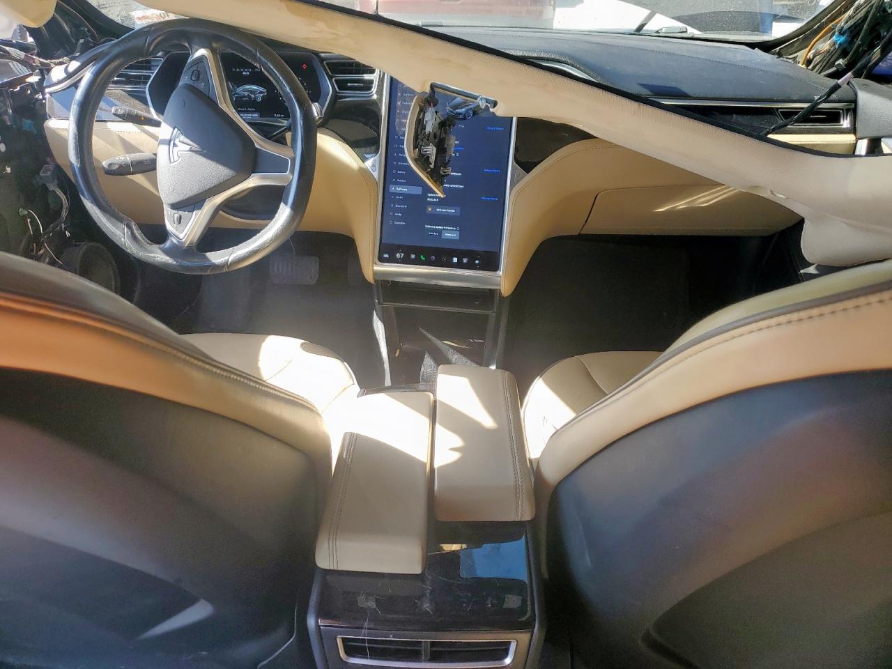 2014 Tesla Model S Black vin: 5YJSA1H18EFP29137