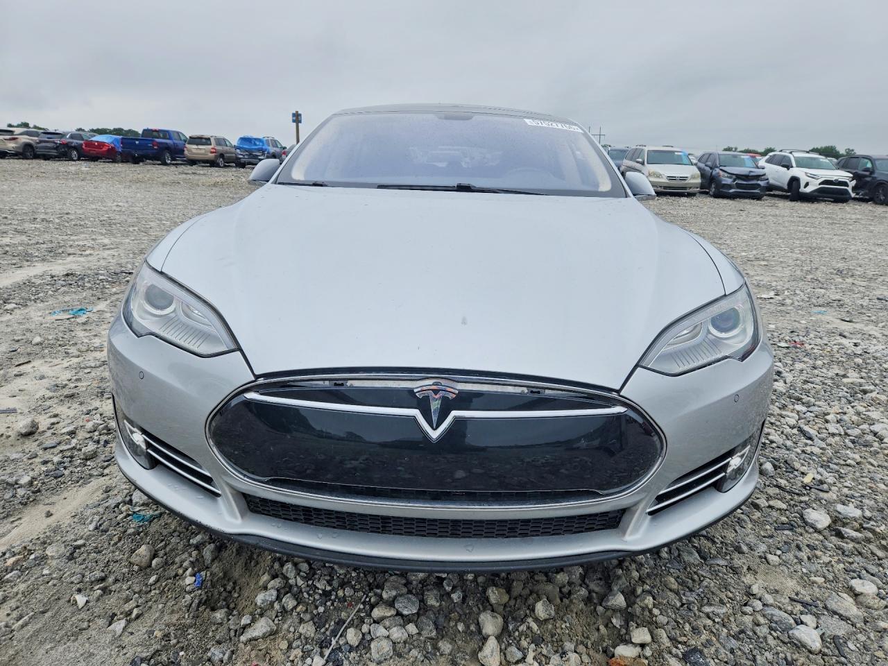 2014 Tesla Model S Silver vin: 5YJSA1H18EFP31745