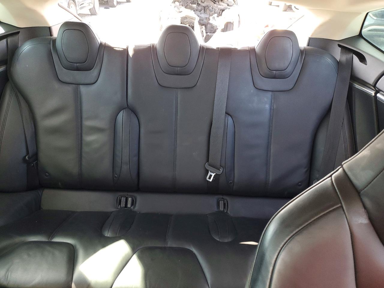 2014 Tesla Model S Серебряный vin: 5YJSA1H18EFP42972