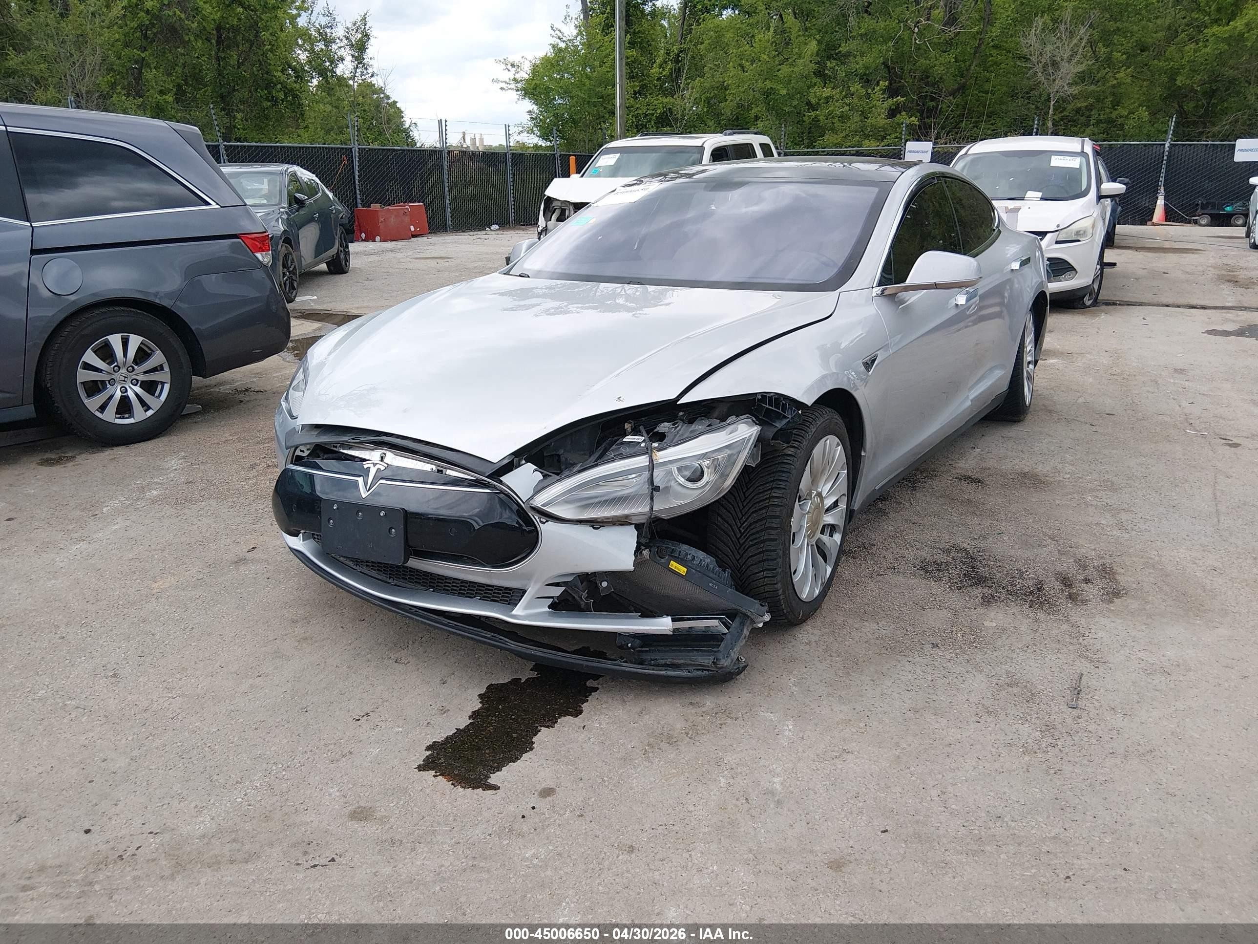 2014 Tesla Model S P85 Silver vin: 5YJSA1H18EFP45354