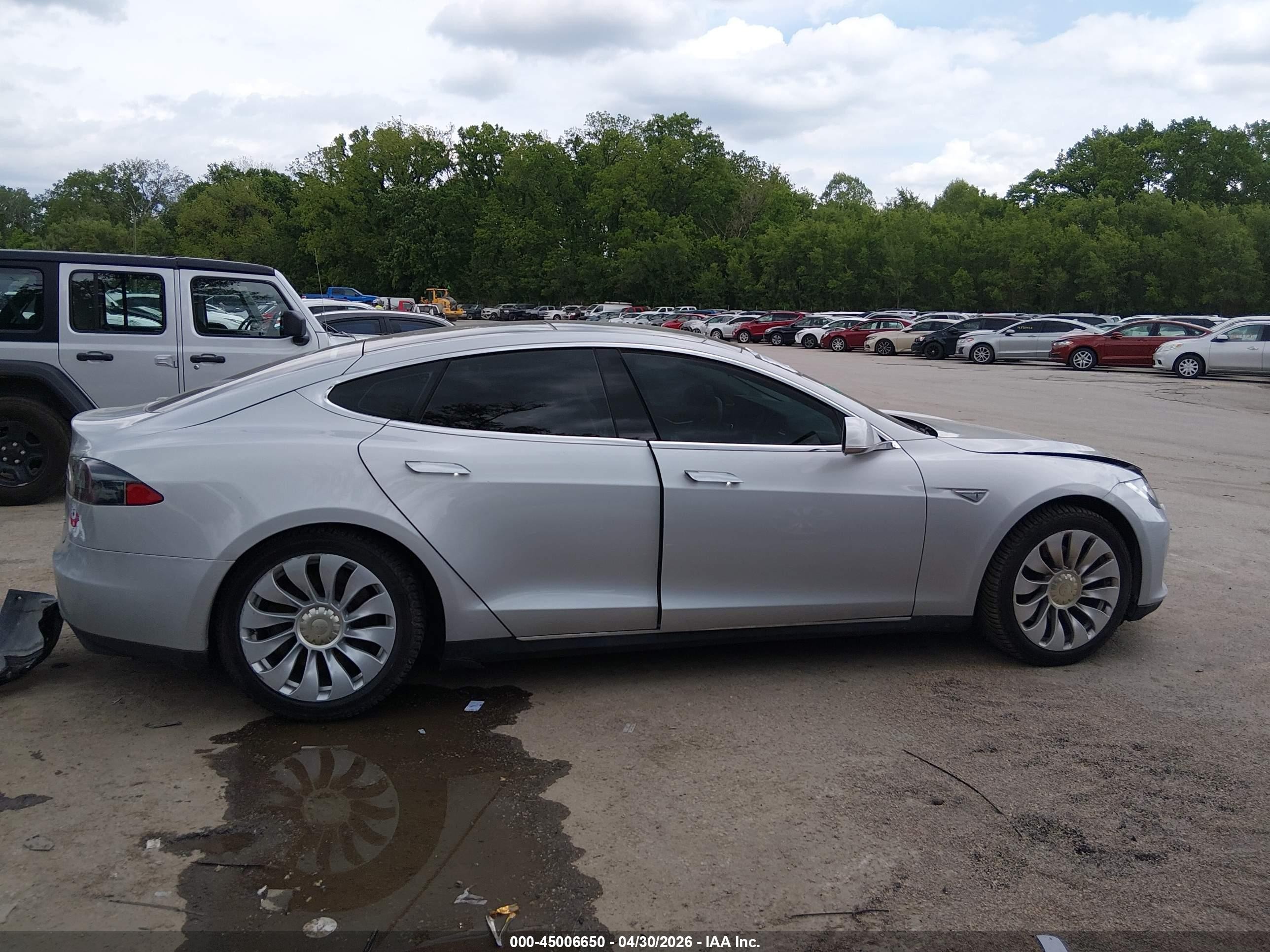 2014 Tesla Model S P85 Silver vin: 5YJSA1H18EFP45354