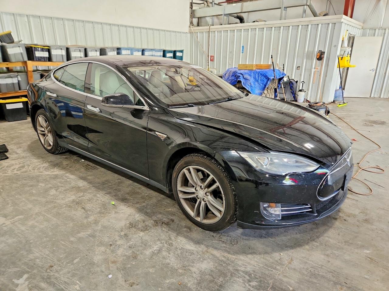 2014 Tesla Model S Black vin: 5YJSA1H18EFP49436