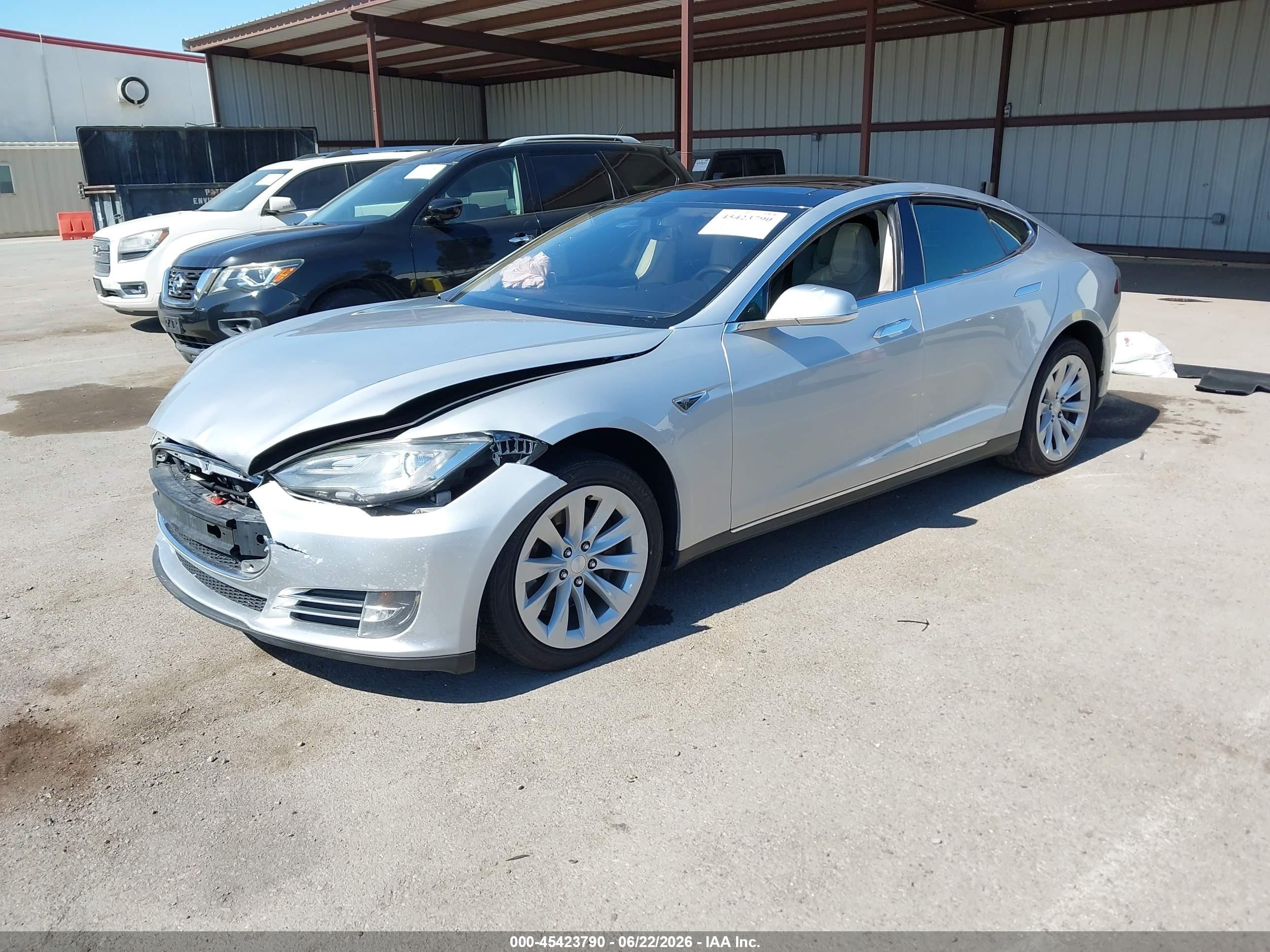 2014 Tesla Model S P85 Silver vin: 5YJSA1H18EFP51512