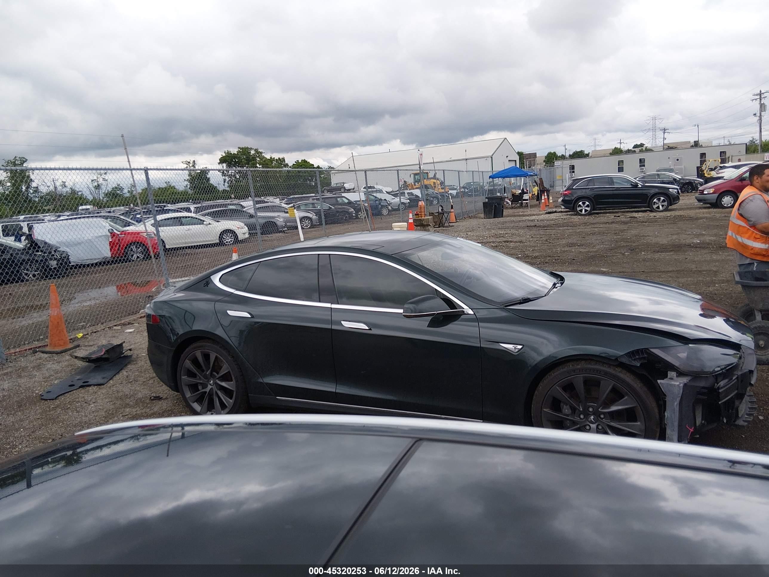 2014 Tesla Model S P85 Green vin: 5YJSA1H18EFP66091