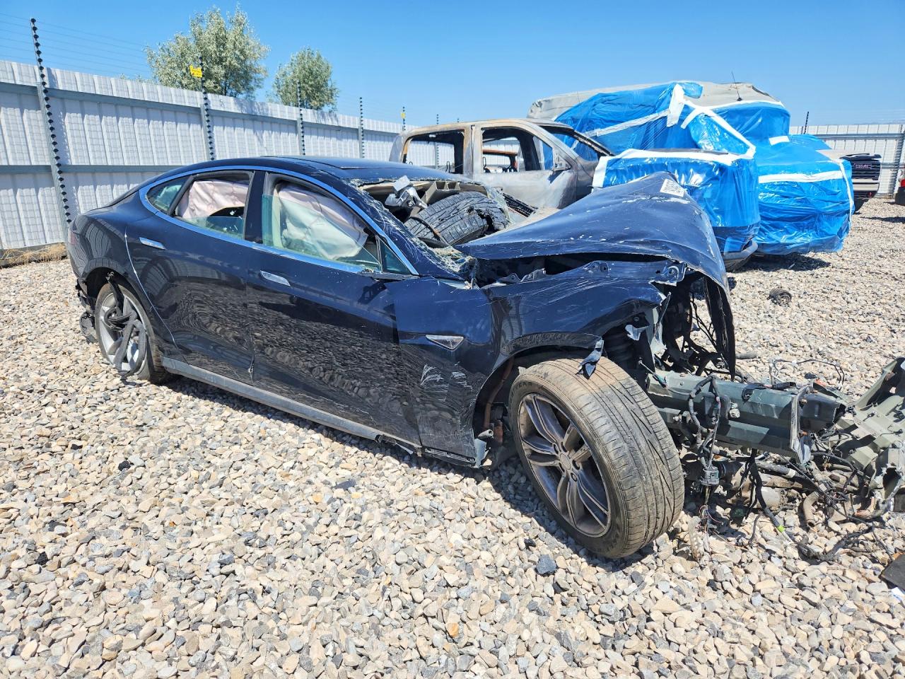 2014 Tesla Model S Blue vin: 5YJSA1H19EFP33469