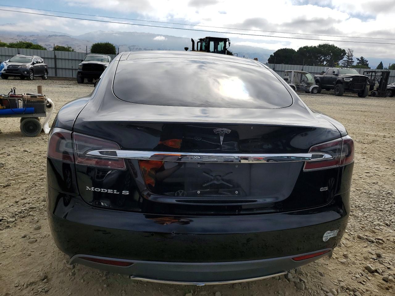 2014 Tesla Model S Black vin: 5YJSA1H19EFP35397