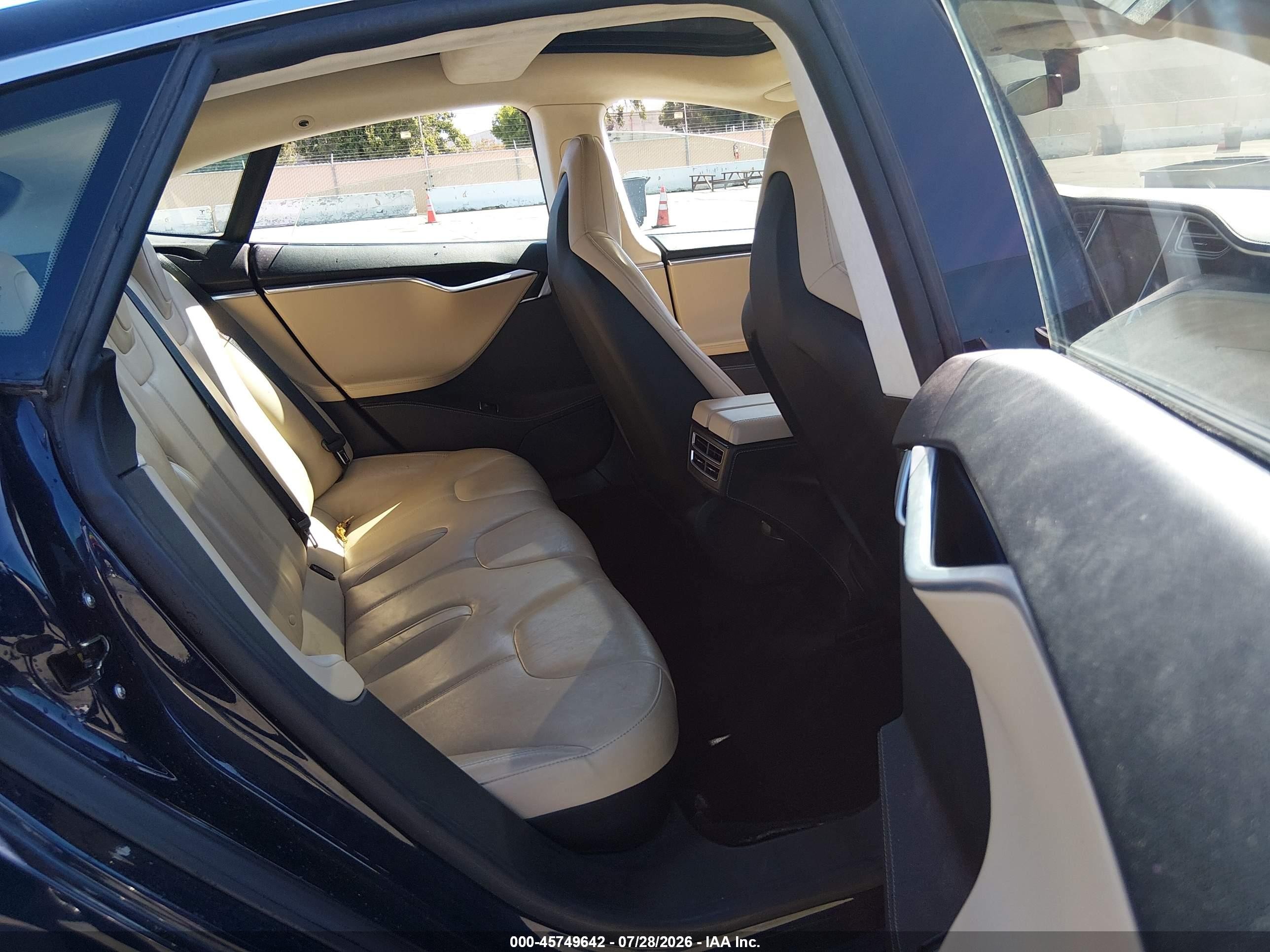 2014 Tesla Model S P85 Blue vin: 5YJSA1H19EFP36839