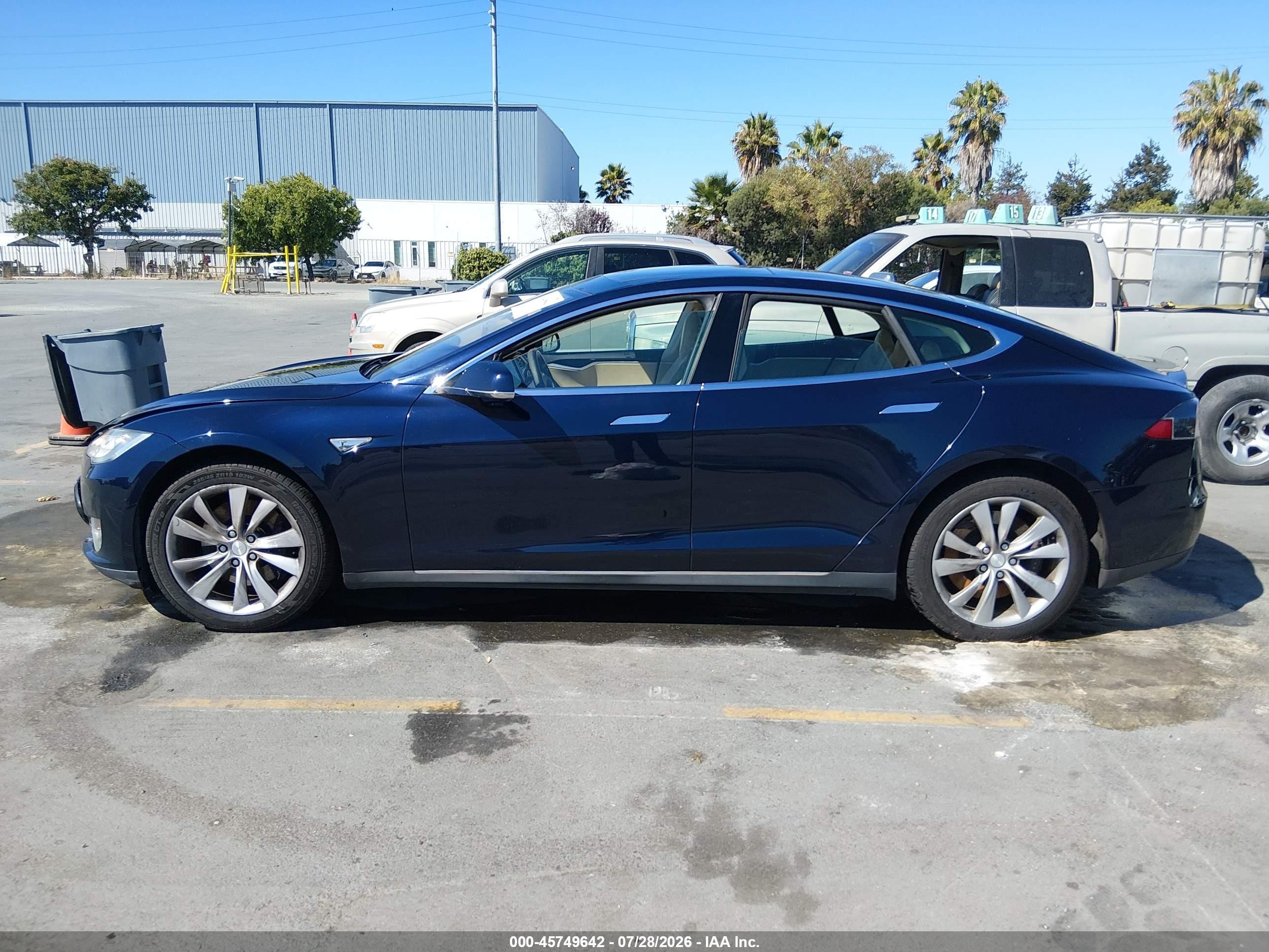 2014 Tesla Model S P85 Blue vin: 5YJSA1H19EFP36839