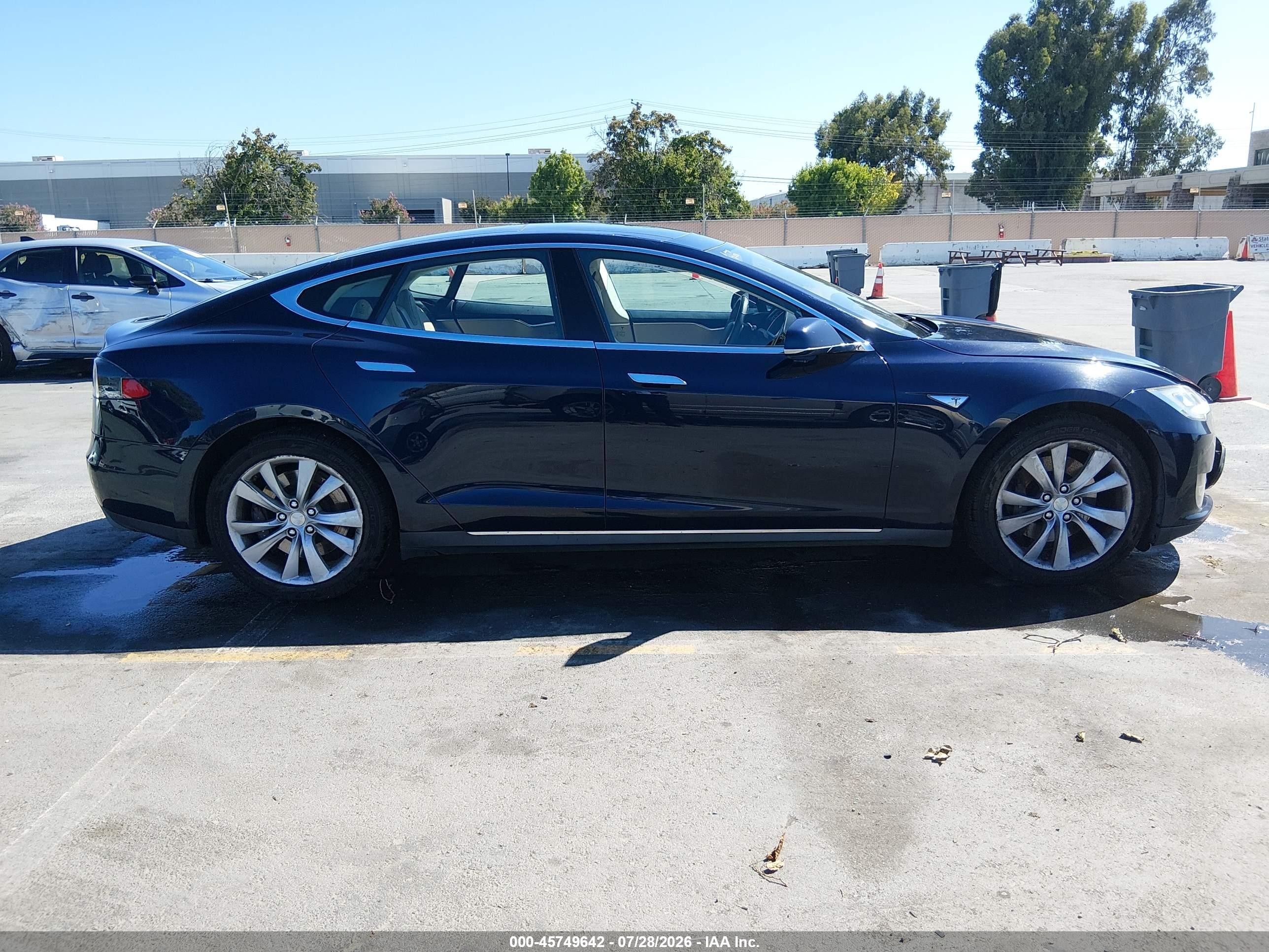 2014 Tesla Model S P85 Blue vin: 5YJSA1H19EFP36839