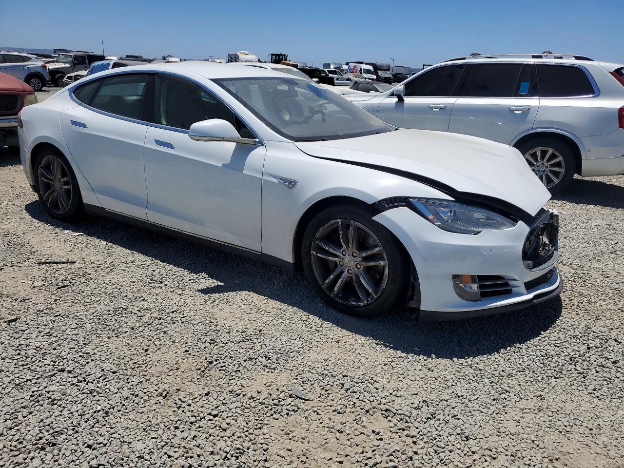 2014 Tesla Model S White vin: 5YJSA1H19EFP49994