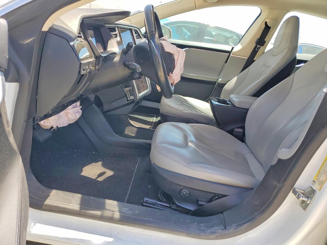 2014 Tesla Model S White vin: 5YJSA1H19EFP49994