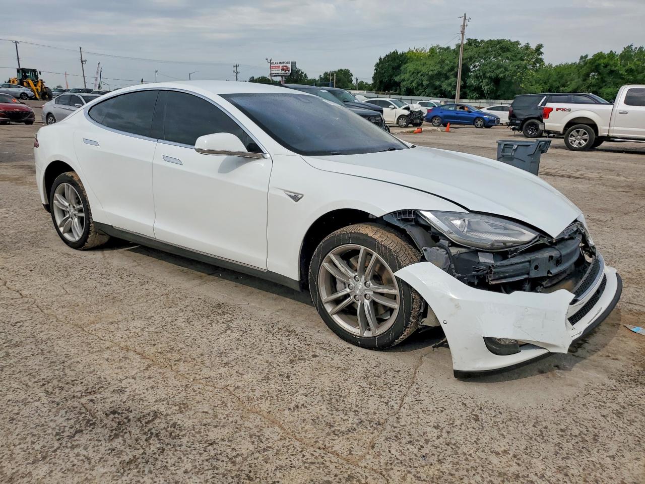 2014 Tesla Model S White vin: 5YJSA1H19EFP61336