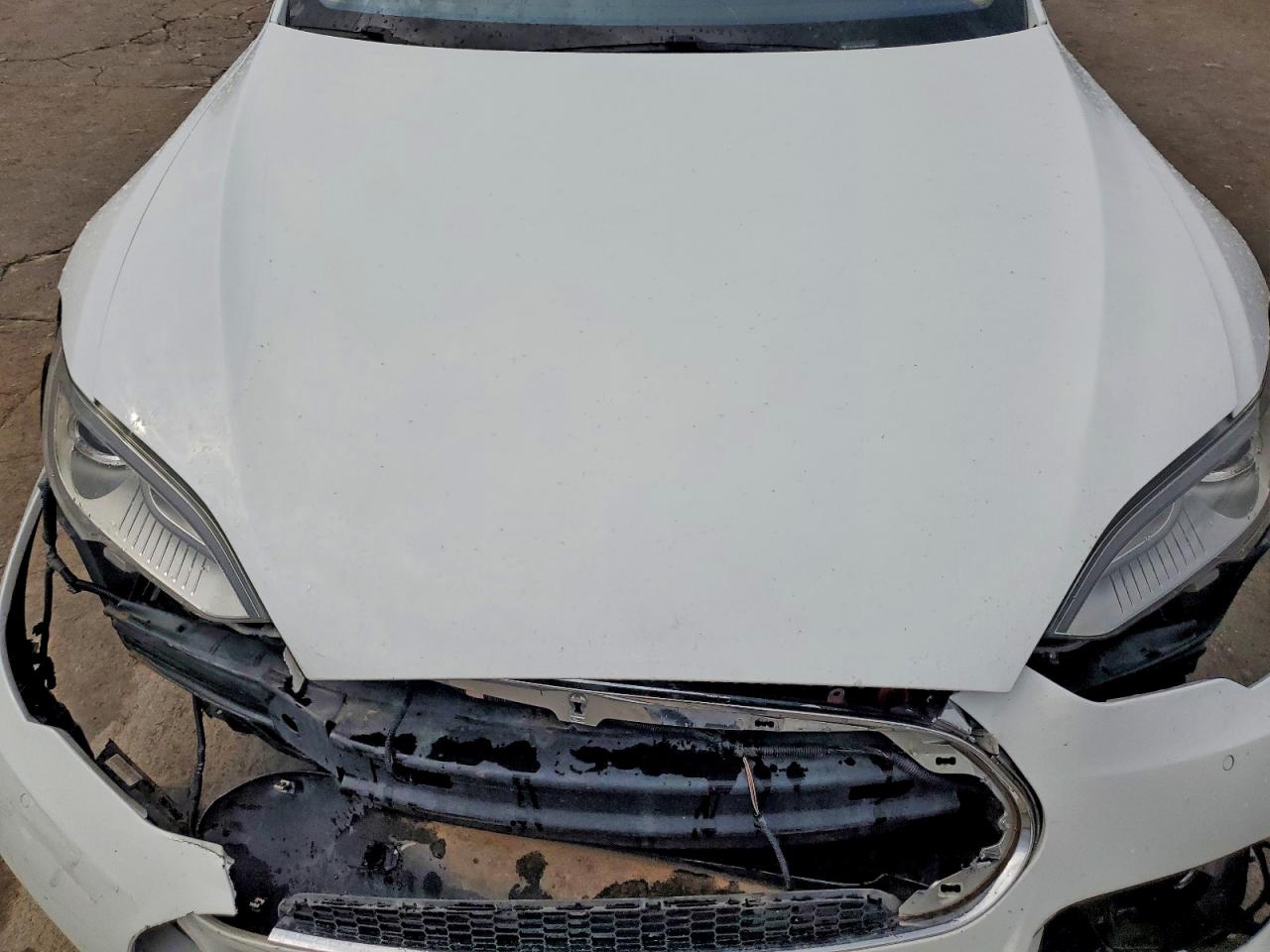 2014 Tesla Model S White vin: 5YJSA1H19EFP61336