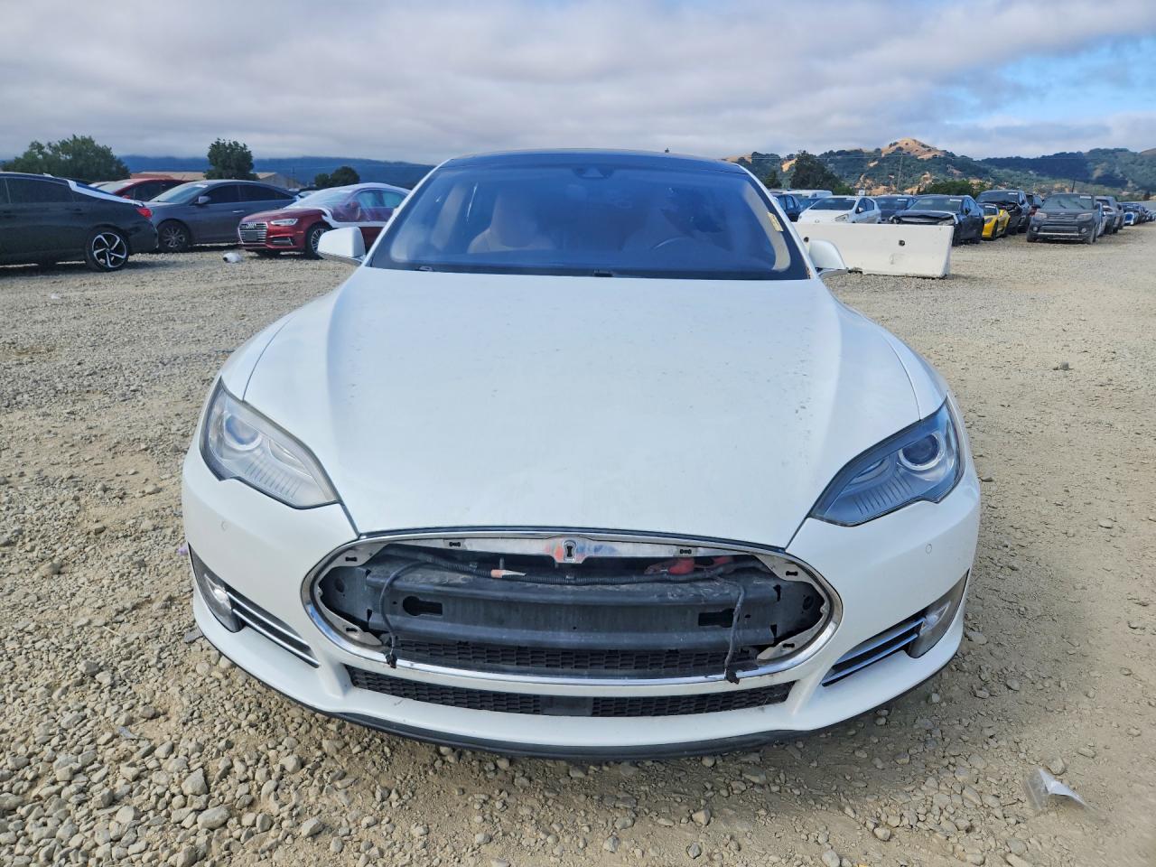 2015 Tesla Model S 85 Белый vin: 5YJSA1H19FFP73861