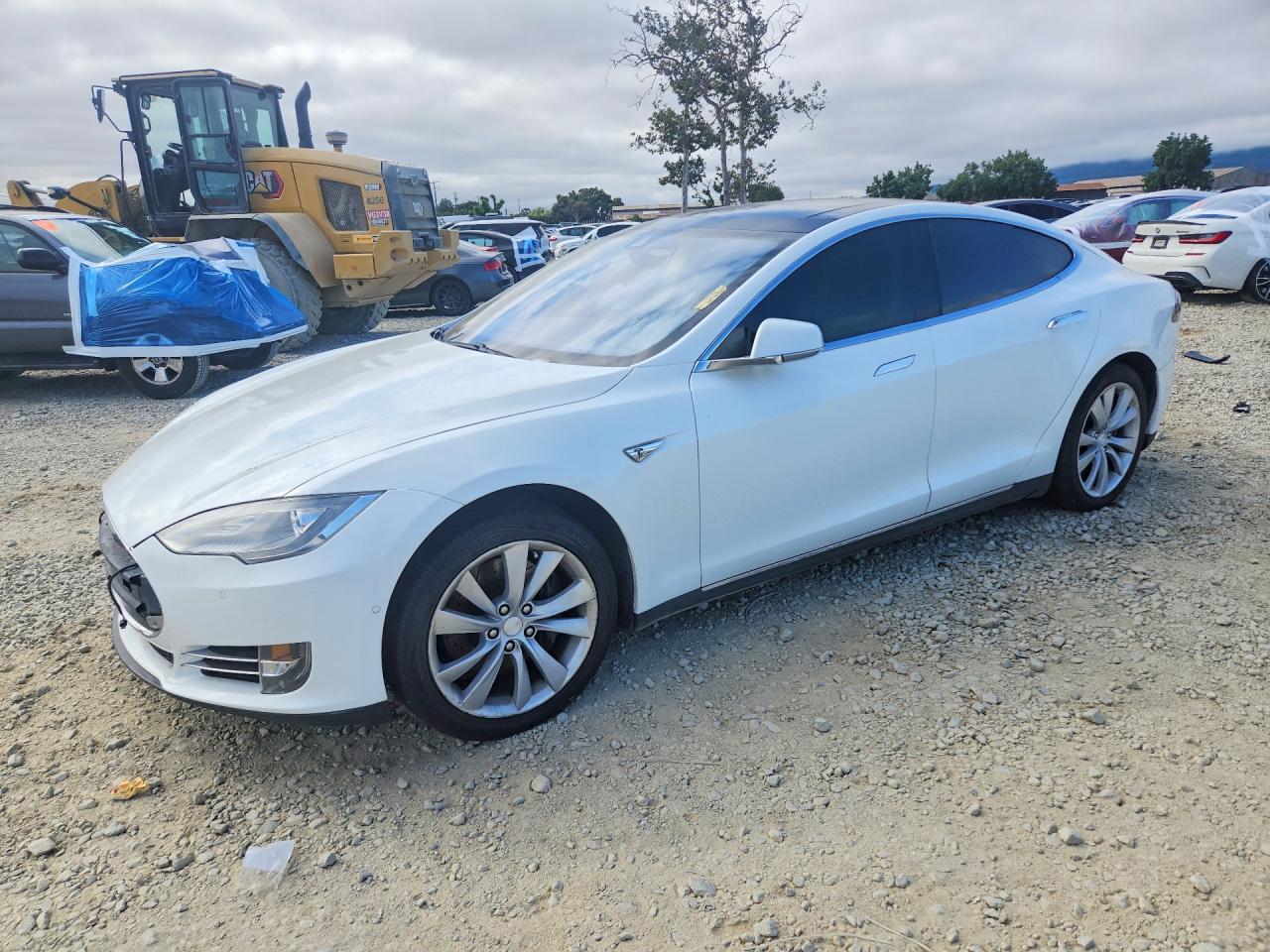 2015 Tesla Model S 85 White vin: 5YJSA1H19FFP73861