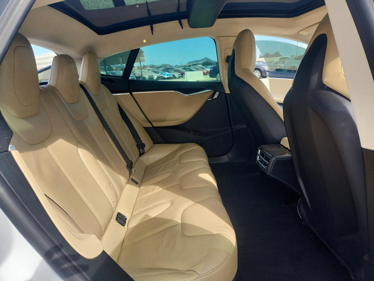 2015 Tesla Model S 85 Белый vin: 5YJSA1H19FFP73861