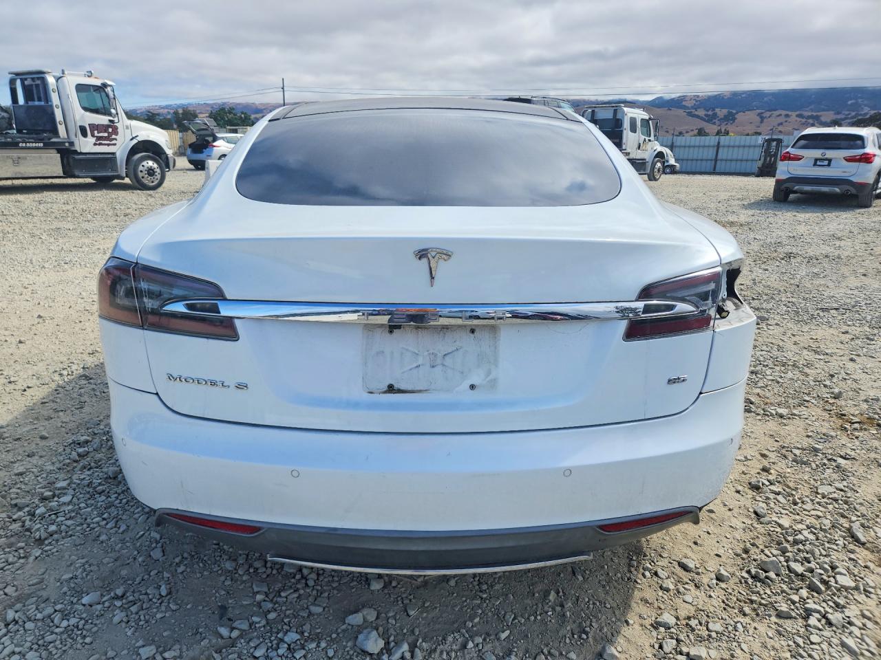 2015 Tesla Model S 85 Белый vin: 5YJSA1H19FFP73861
