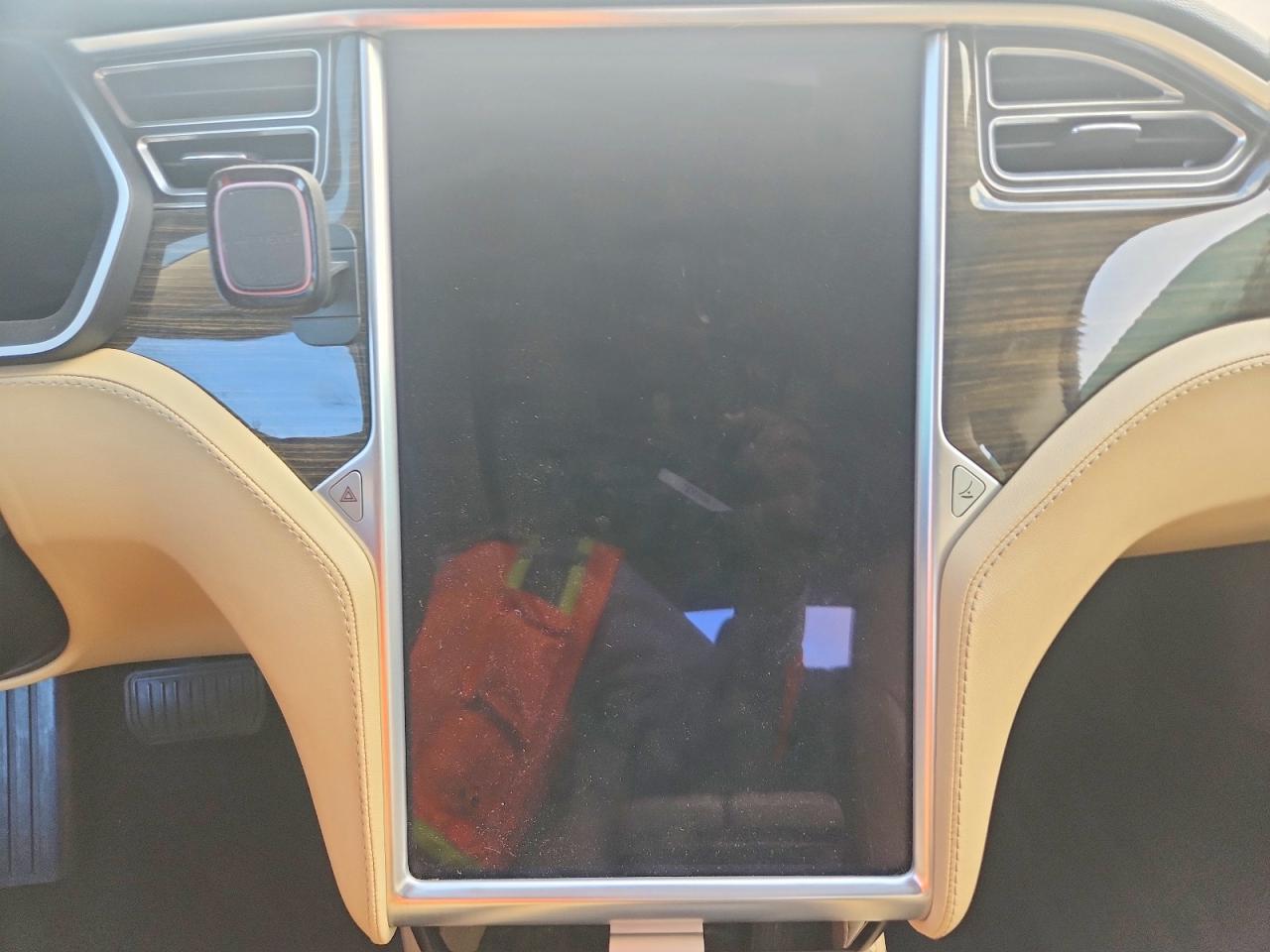2015 Tesla Model S 85 Белый vin: 5YJSA1H19FFP73861