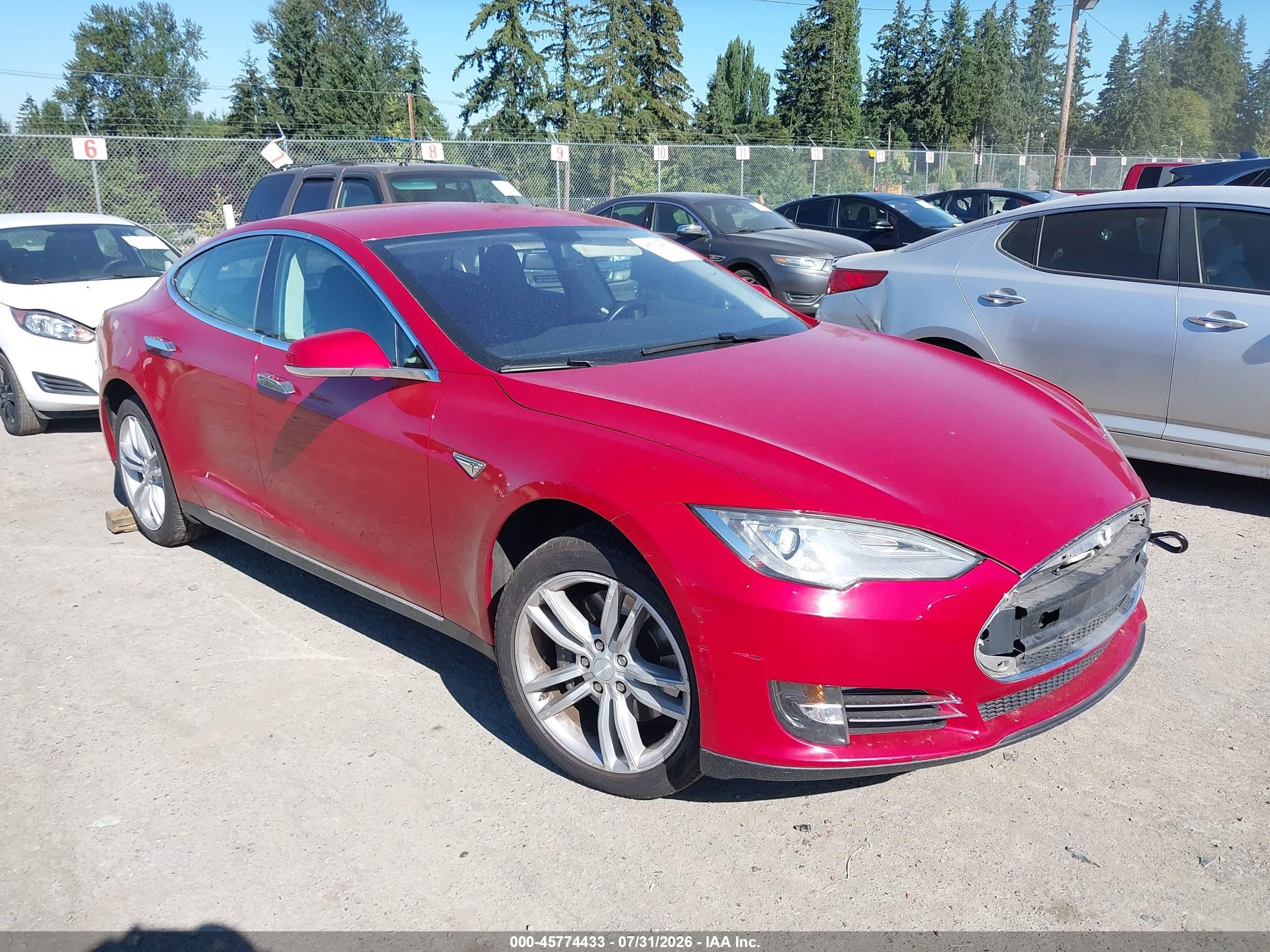 2014 Tesla Model S P85 Red vin: 5YJSA1H1XEFP29429